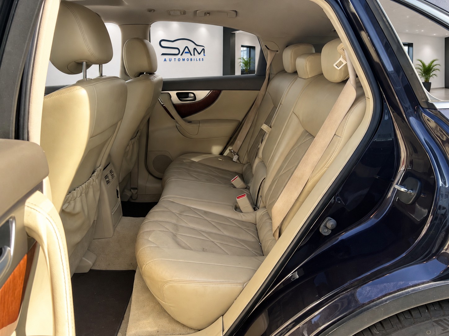 INFINITI QX70 3.0d S Premium AWD Automatic-image-10