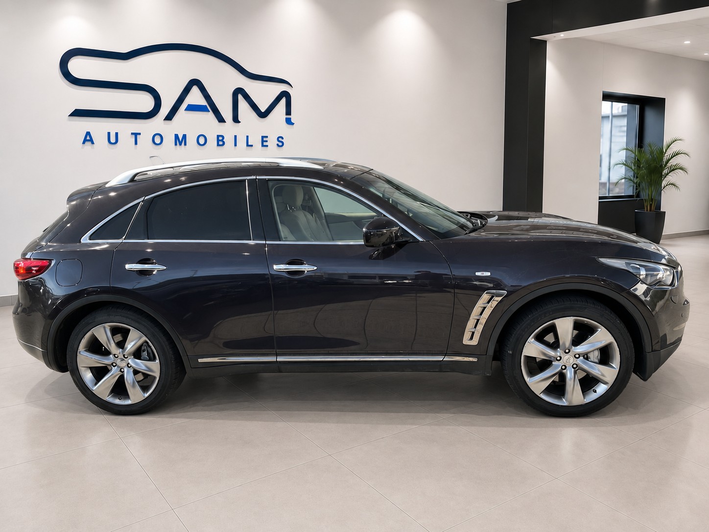 INFINITI QX70 3.0d S Premium AWD Automatic-image-3