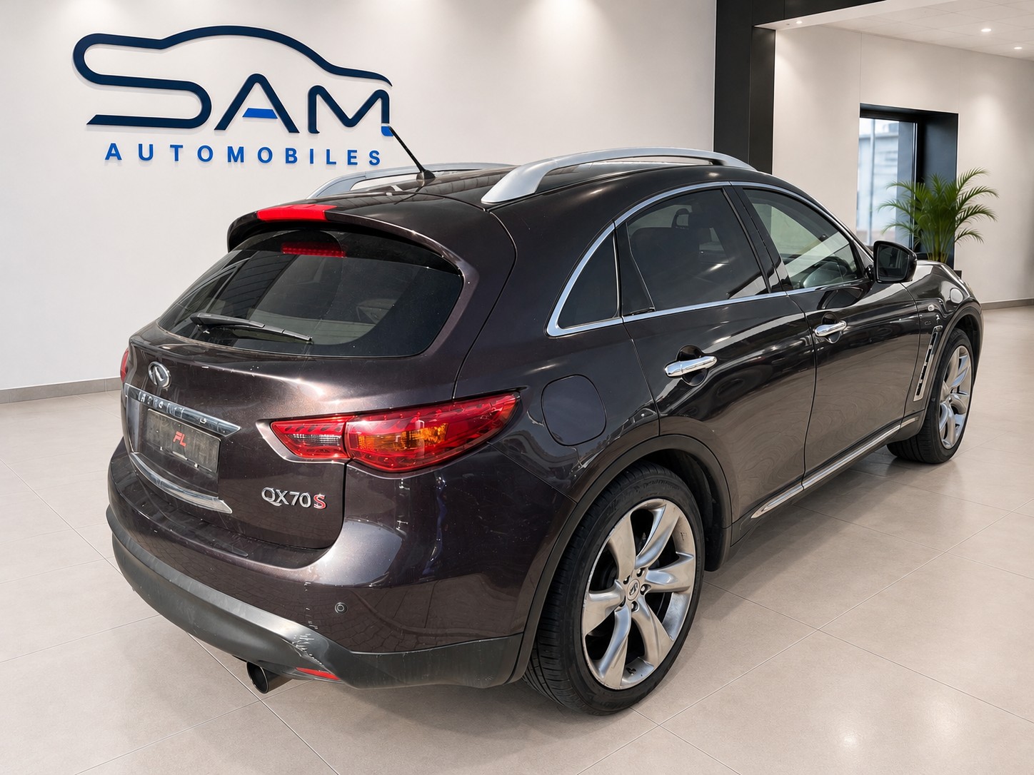 INFINITI QX70 3.0d S Premium AWD Automatic-image-4