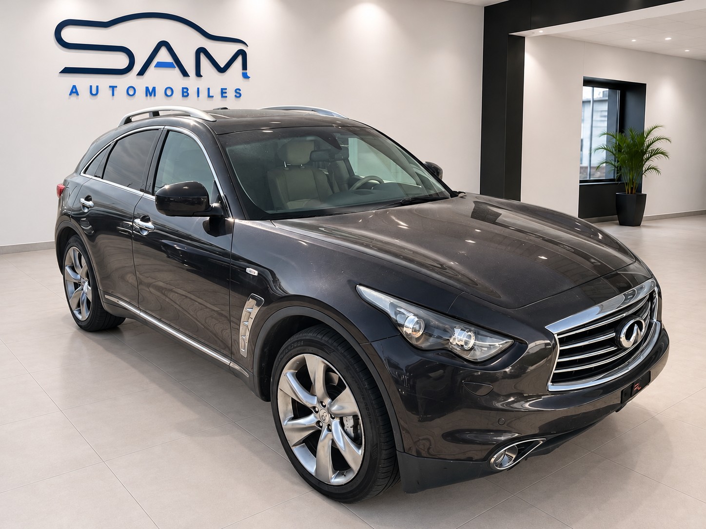 INFINITI QX70 3.0d S Premium AWD Automatic-image-2