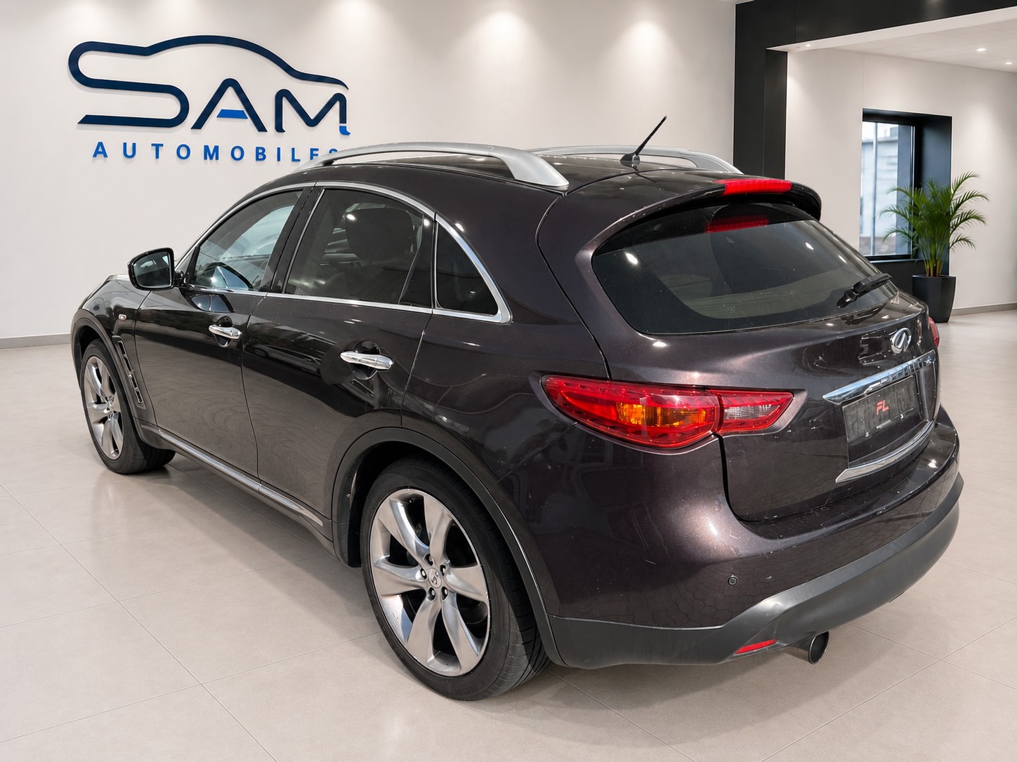INFINITI QX70 3.0d S Premium AWD Automatic-image-6