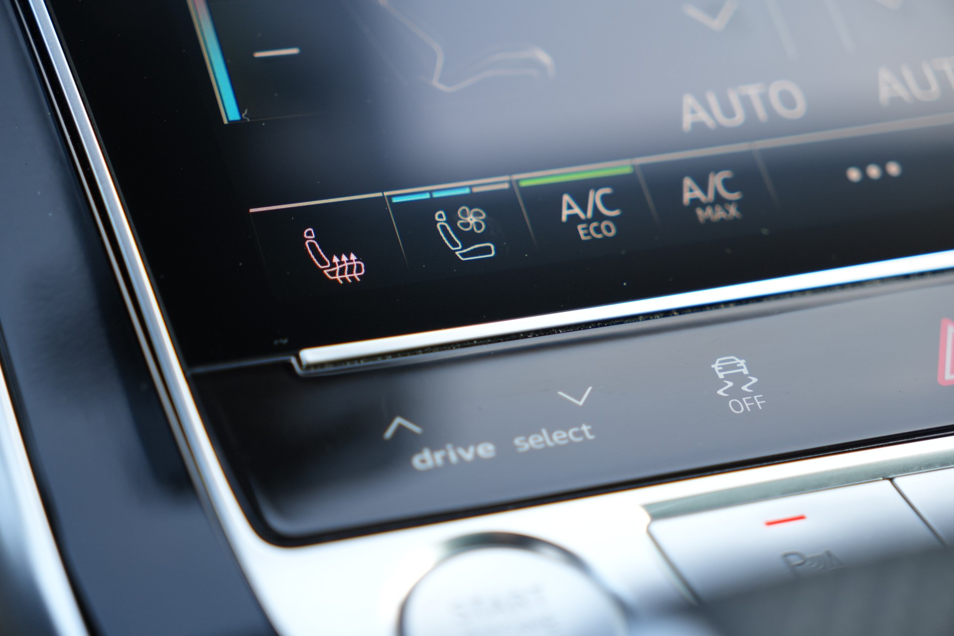 AUDI Q7 50 TDI quattro S Line tiptronic (7-Plätzer)-image-17