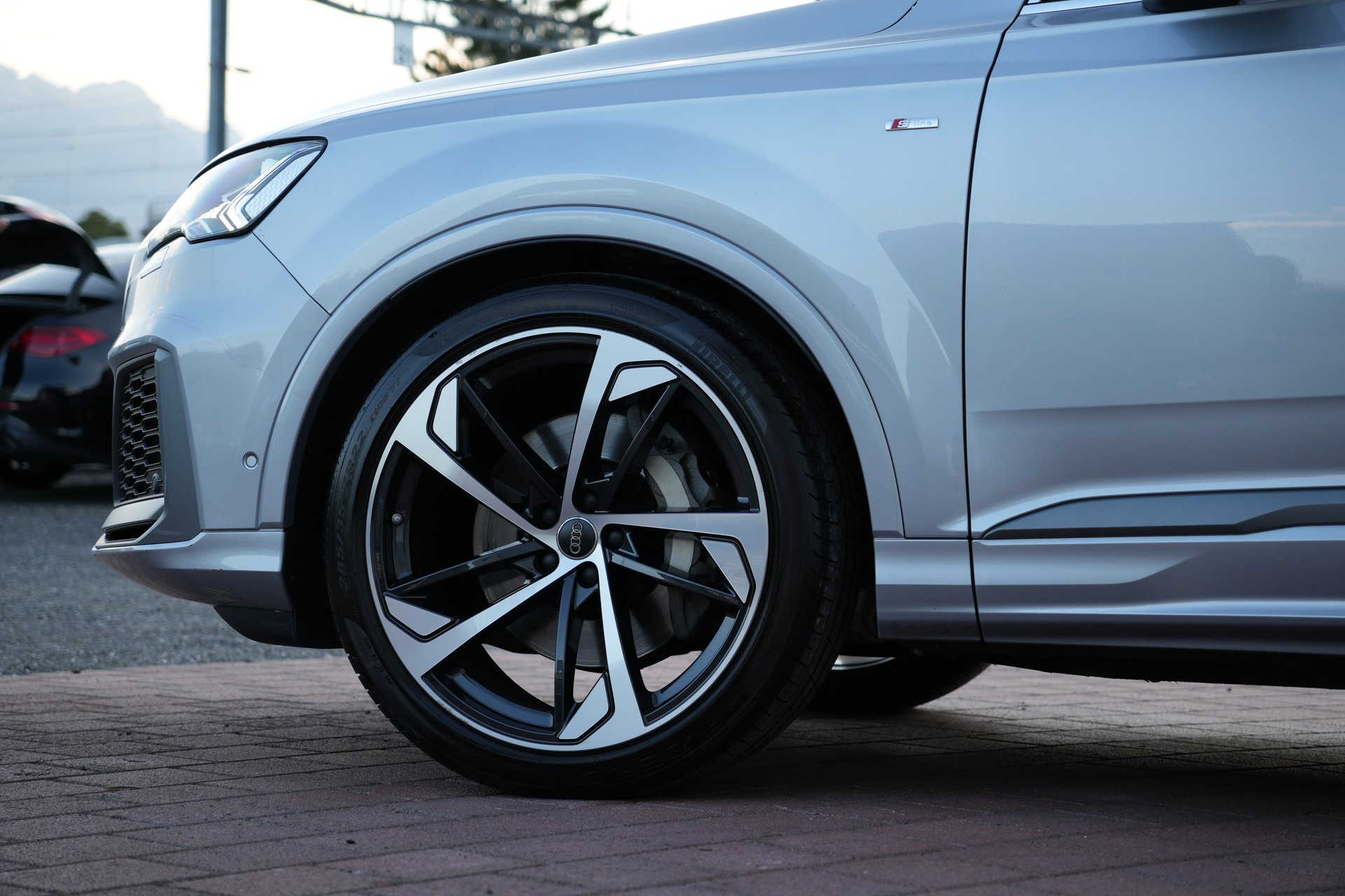 AUDI Q7 50 TDI quattro S Line tiptronic (7-Plätzer)-image-9