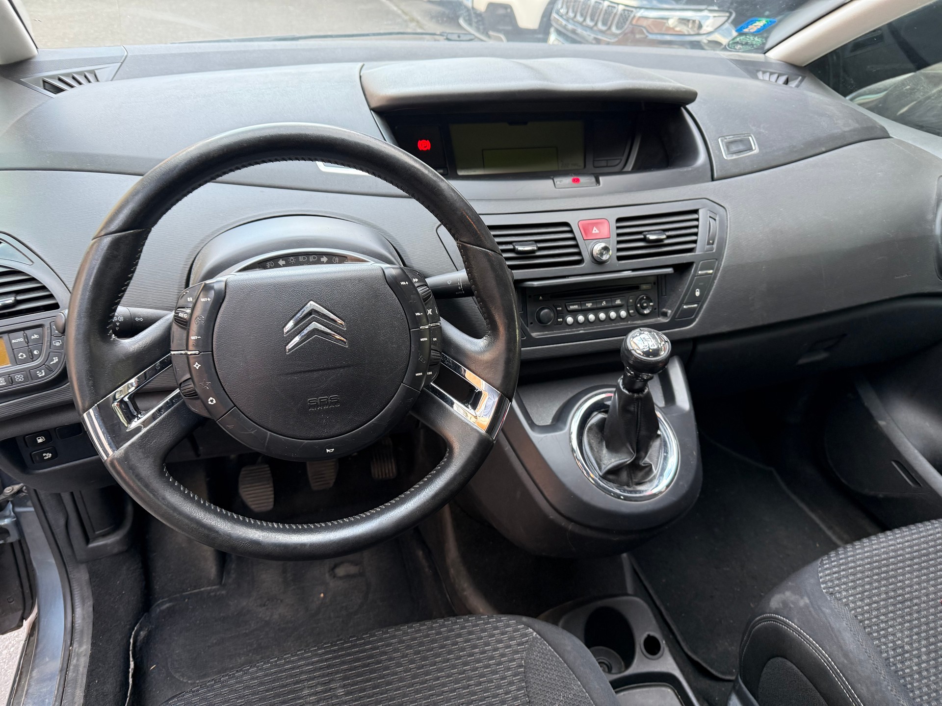 CITROEN Grand C4 Picasso 1.6 HDI 16V Dynamique-image-3