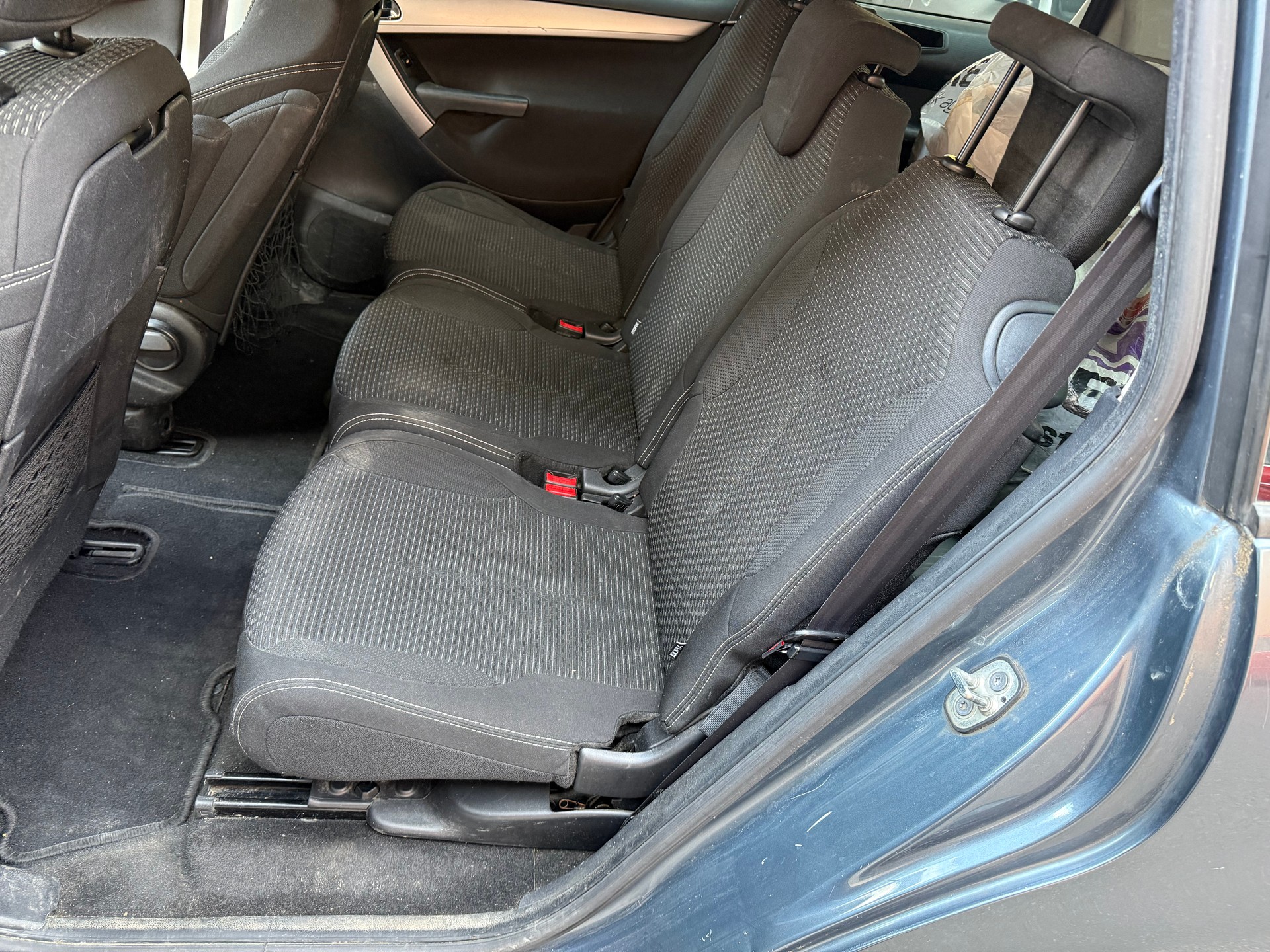 CITROEN Grand C4 Picasso 1.6 HDI 16V Dynamique-image-8