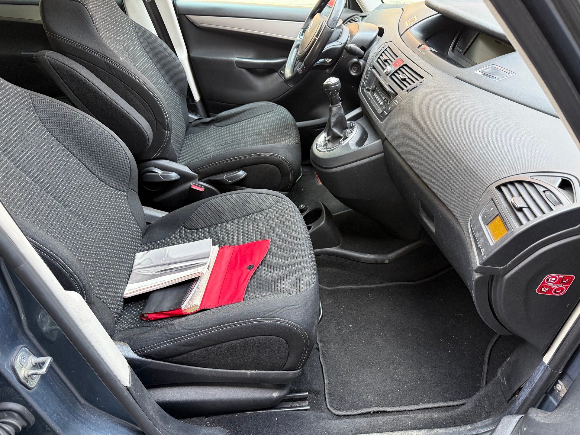 CITROEN Grand C4 Picasso 1.6 HDI 16V Dynamique-image-9