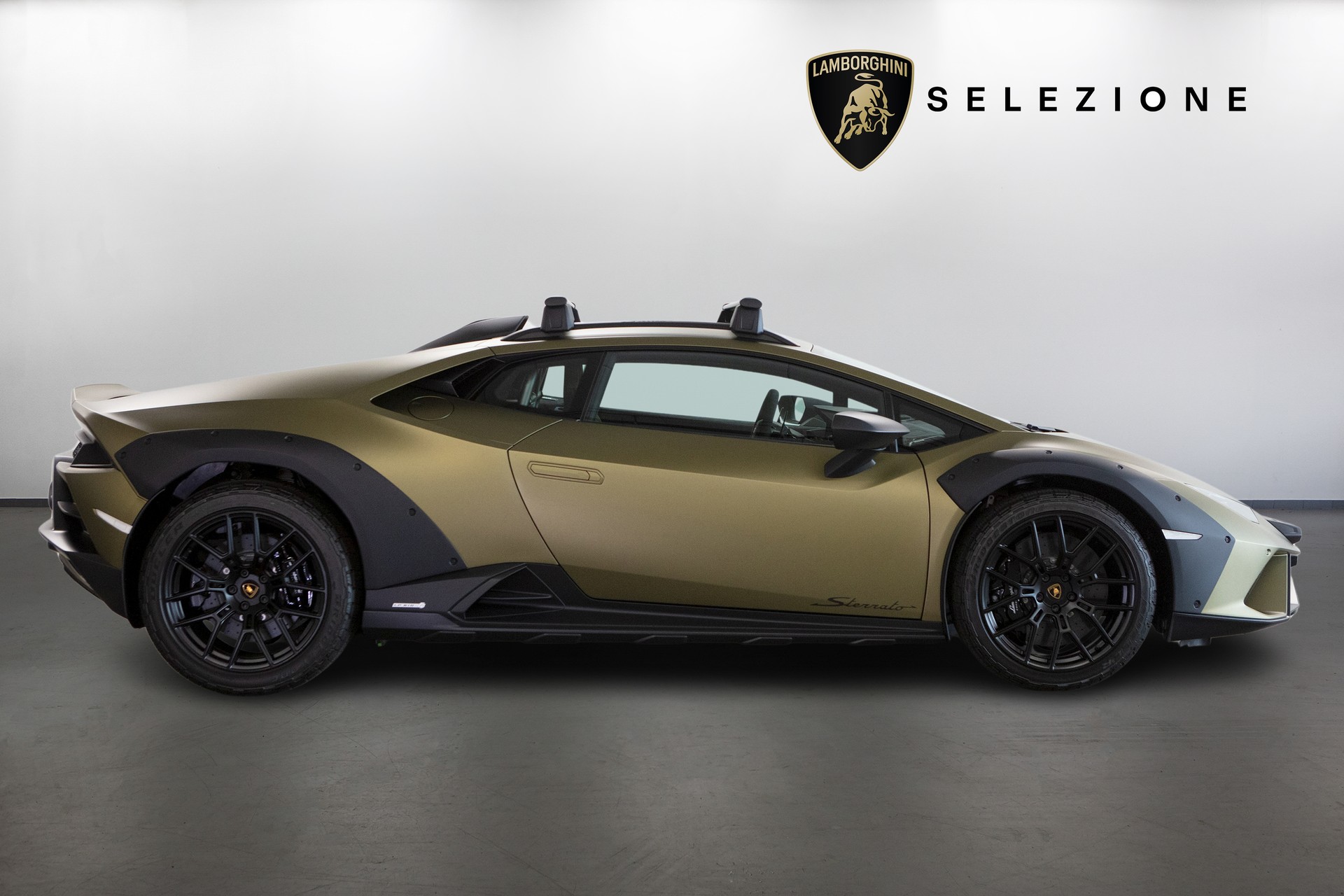 LAMBORGHINI Huracán Sterrato Coupé DCT-image-1