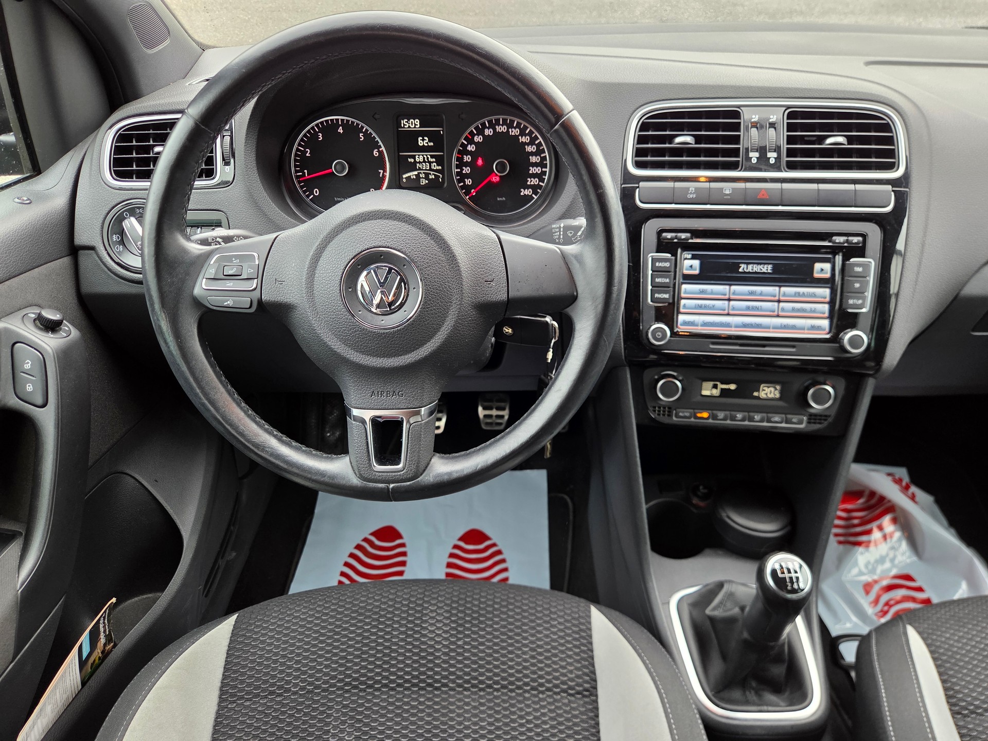 VW Polo 1.2 TSI R-Line Design-image-8