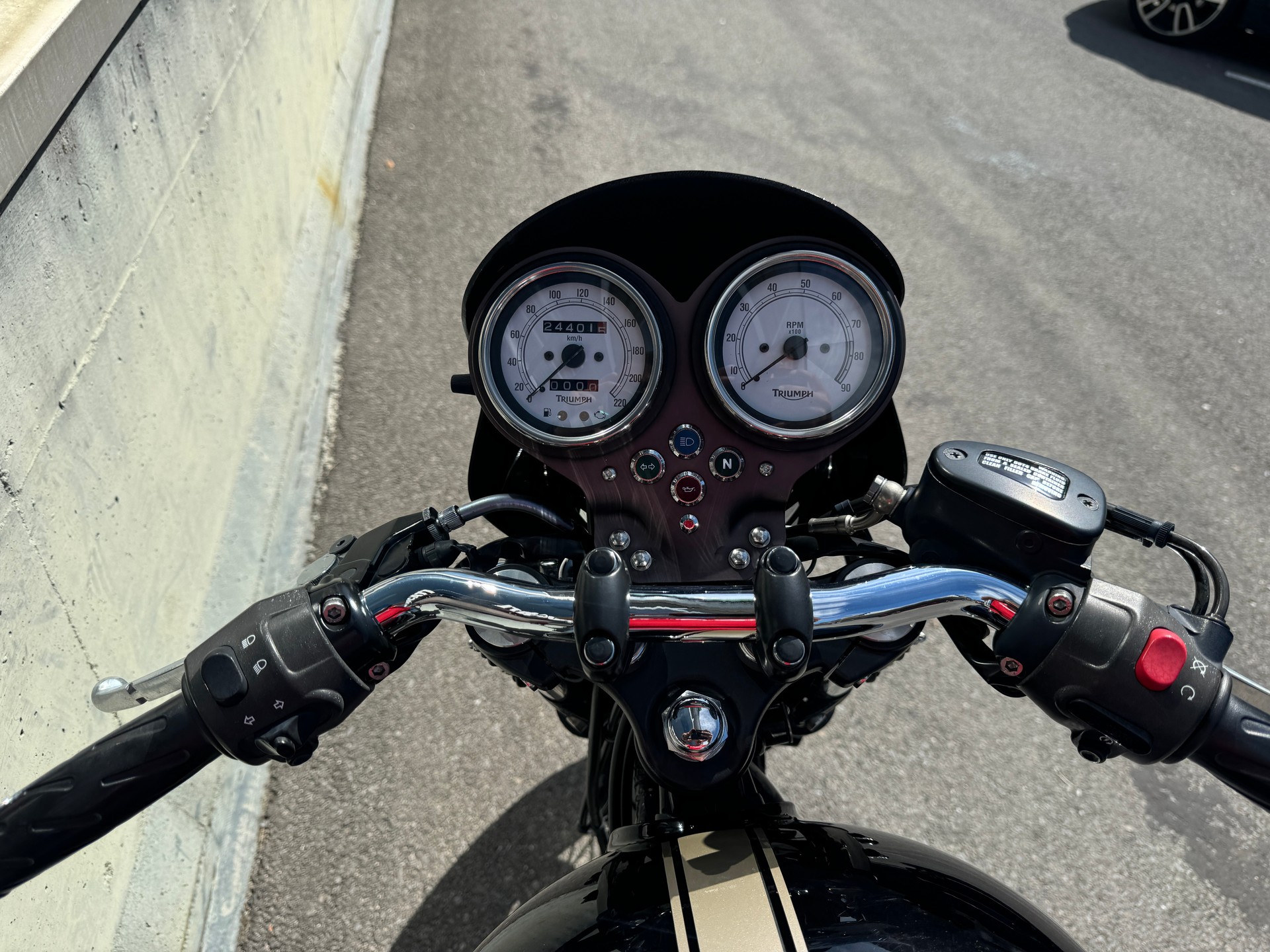 TRIUMPH Thruxton 900 i-image-5