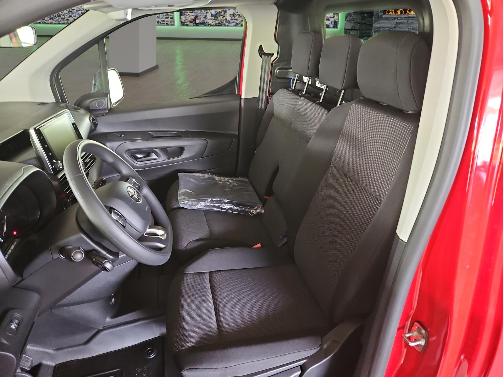 TOYOTA PROACE CITY Van L2 1.5 D Active 4x4-image-9