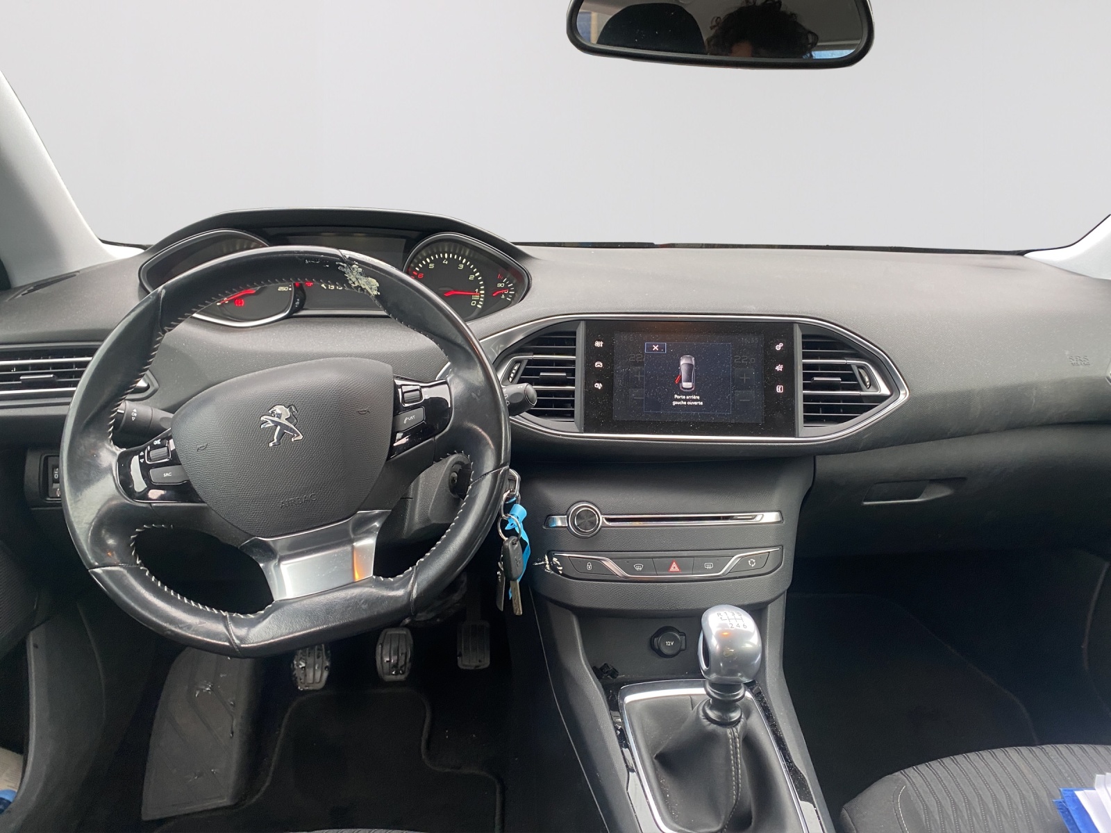 PEUGEOT 308 1.2 THP Allure-image-8