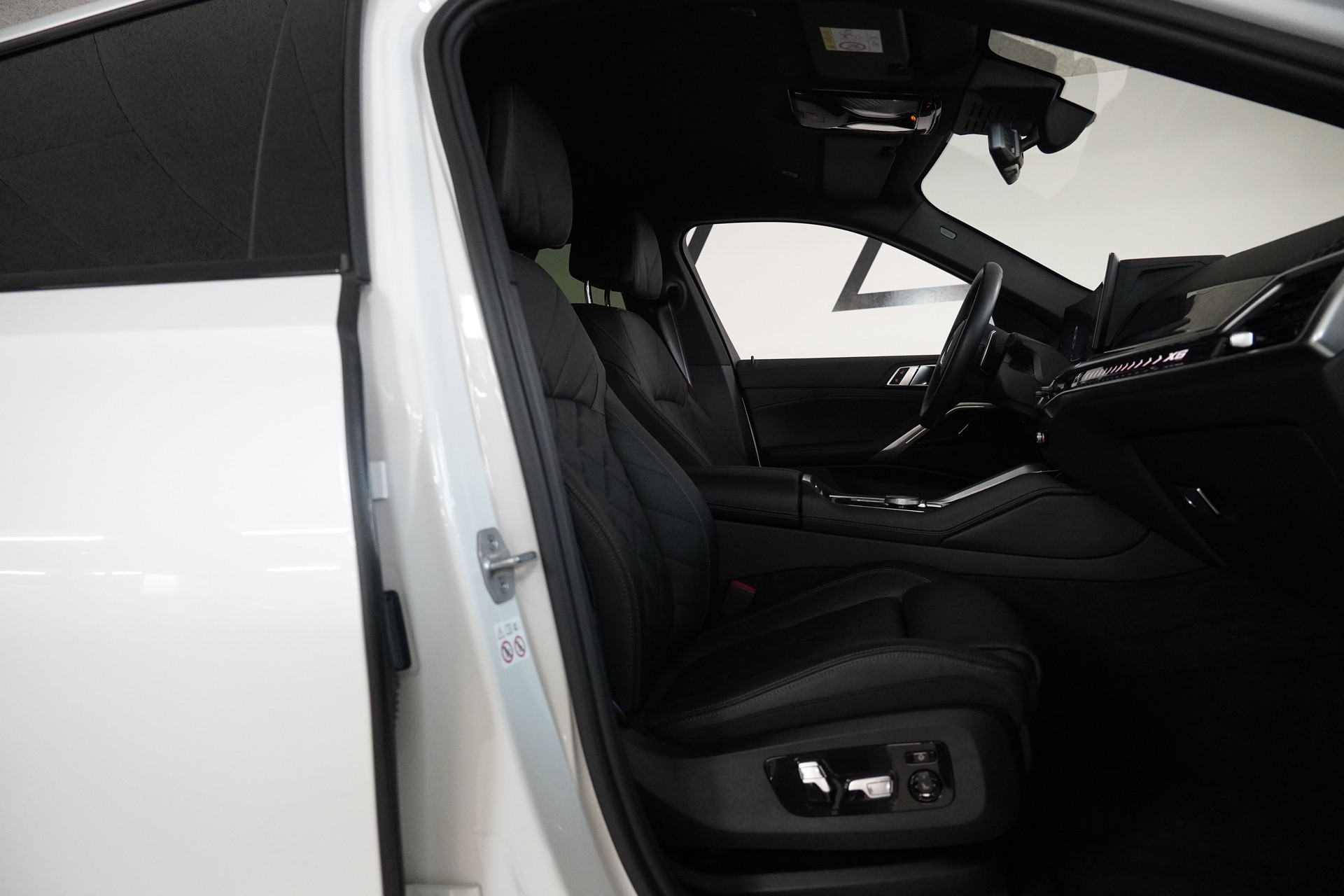 BMW X6 xDrive 48V 30d M Sport Pro Steptronic-image-13