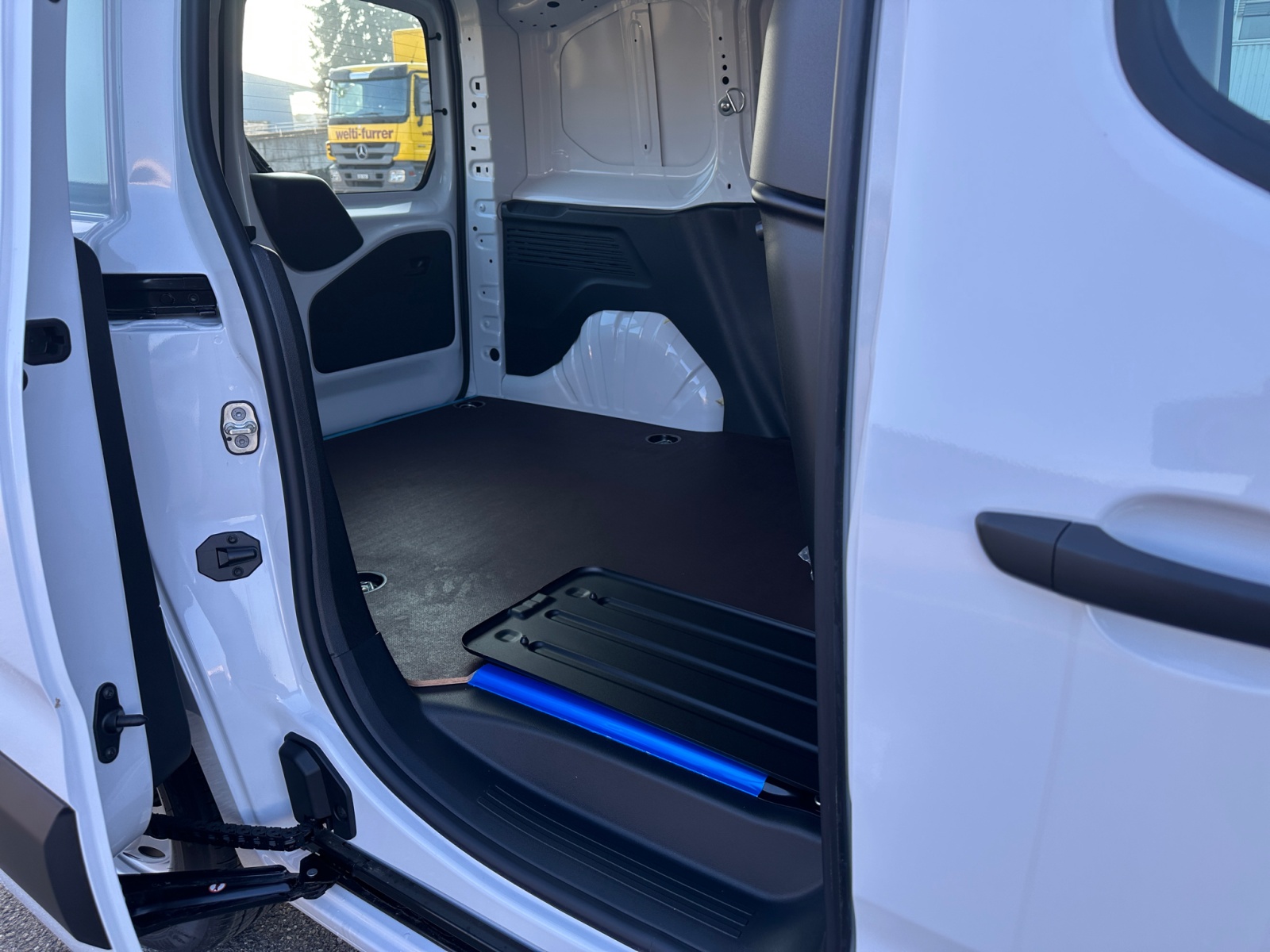 OPEL Combo-e Cargo-image-6