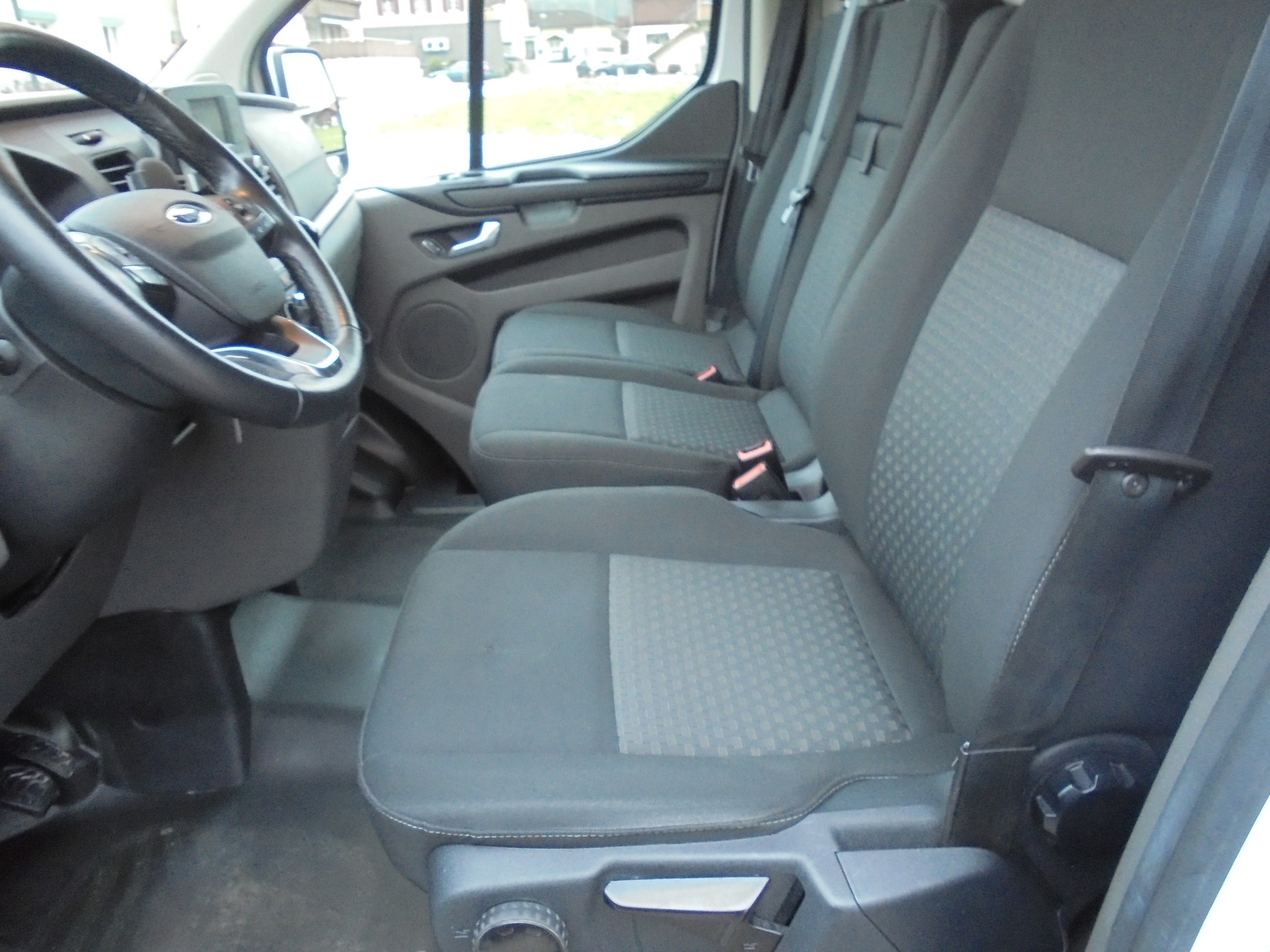 FORD Transit Custom Van 300 L2H1 Trend-image-7