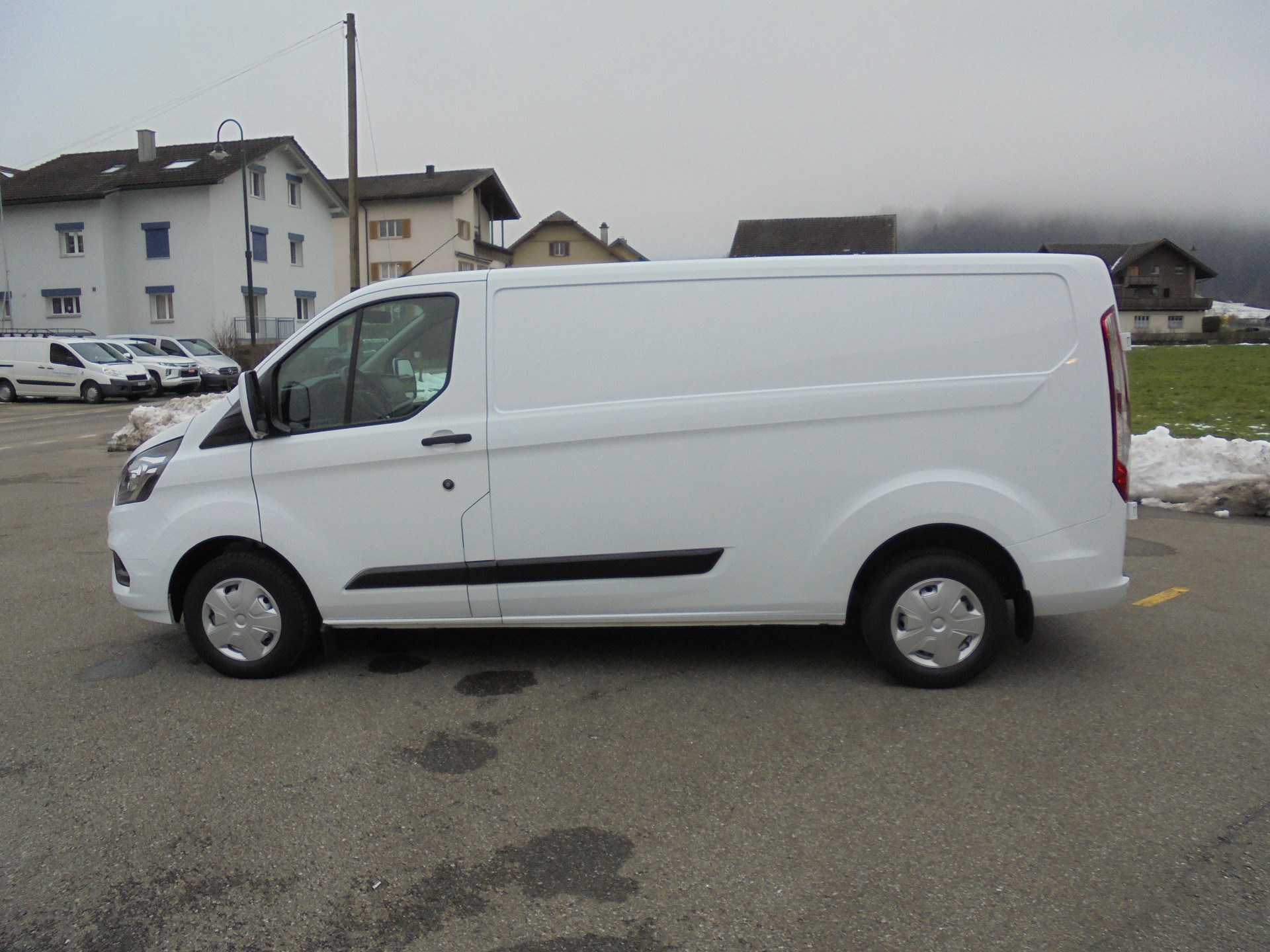 FORD Transit Custom Van 300 L2H1 Trend-image-6