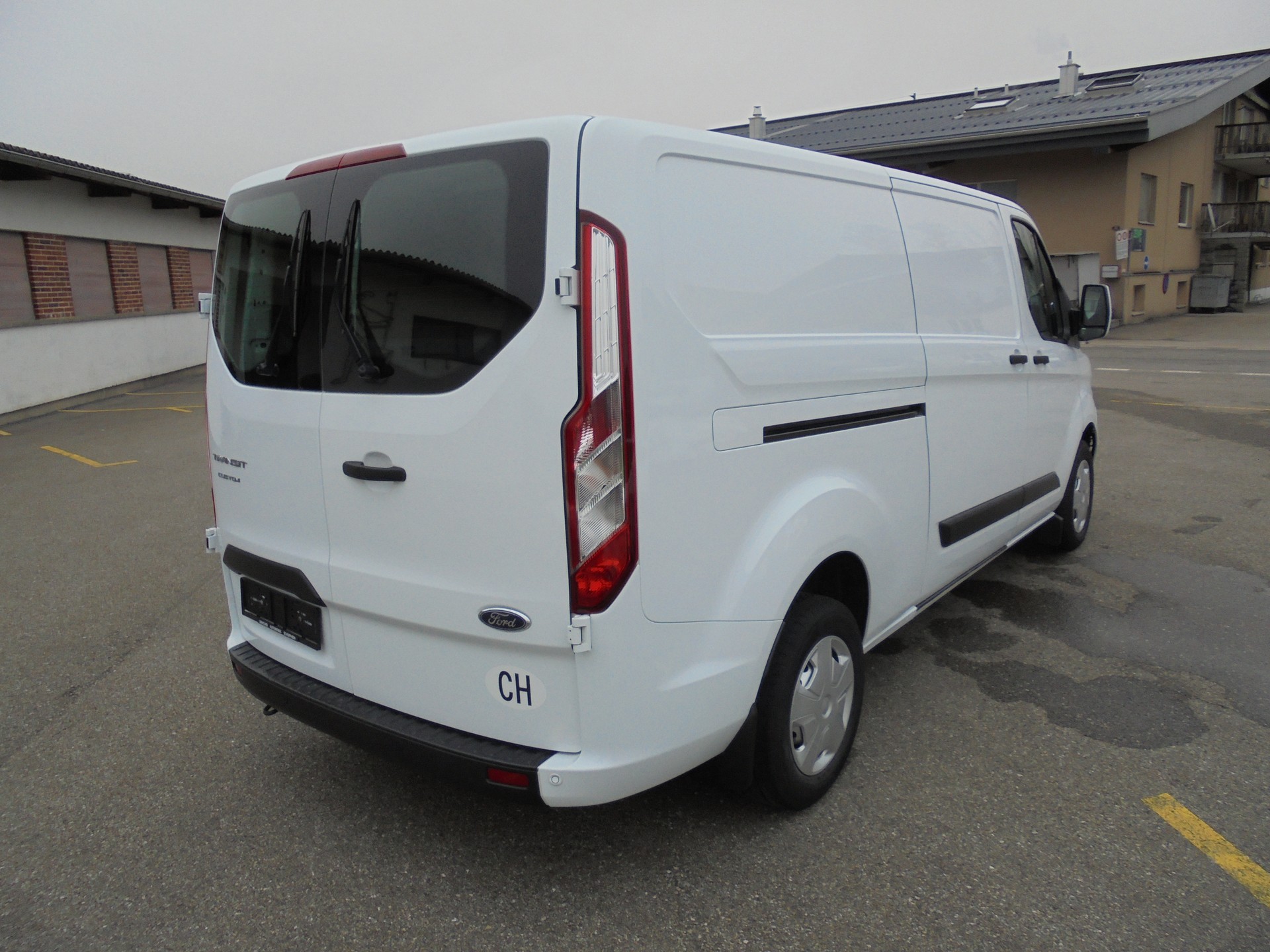 FORD Transit Custom Van 300 L2H1 Trend-image-4