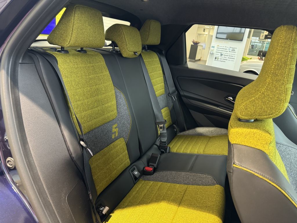 RENAULT R5 E-Tech Comfort Range 52 kWh Iconic Five-image-13