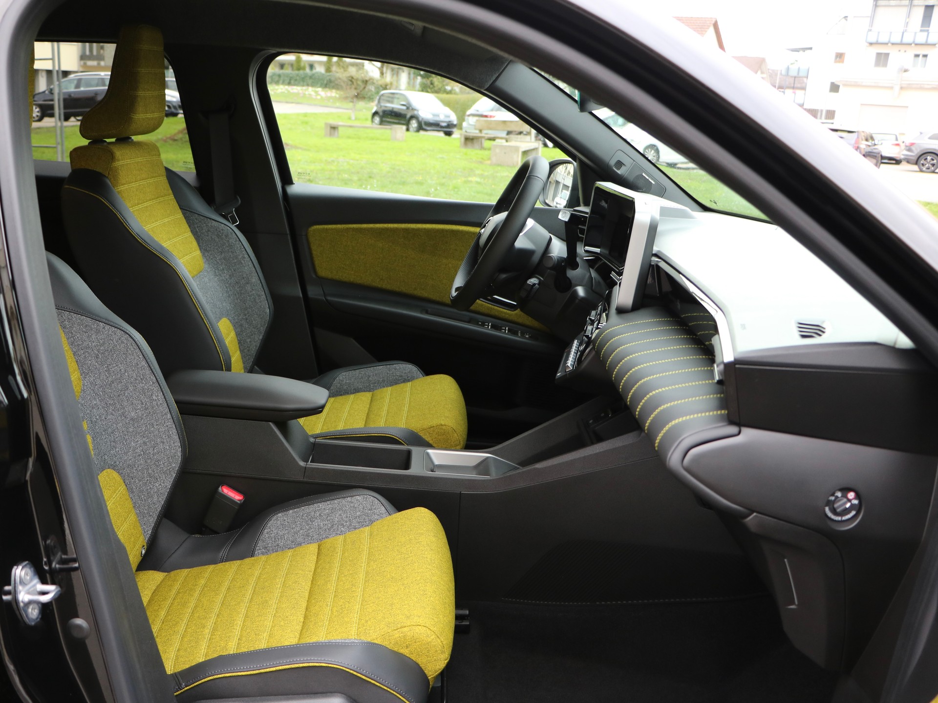 RENAULT R5 E-Tech Comfort Range 52 kWh Iconic Five-image-11