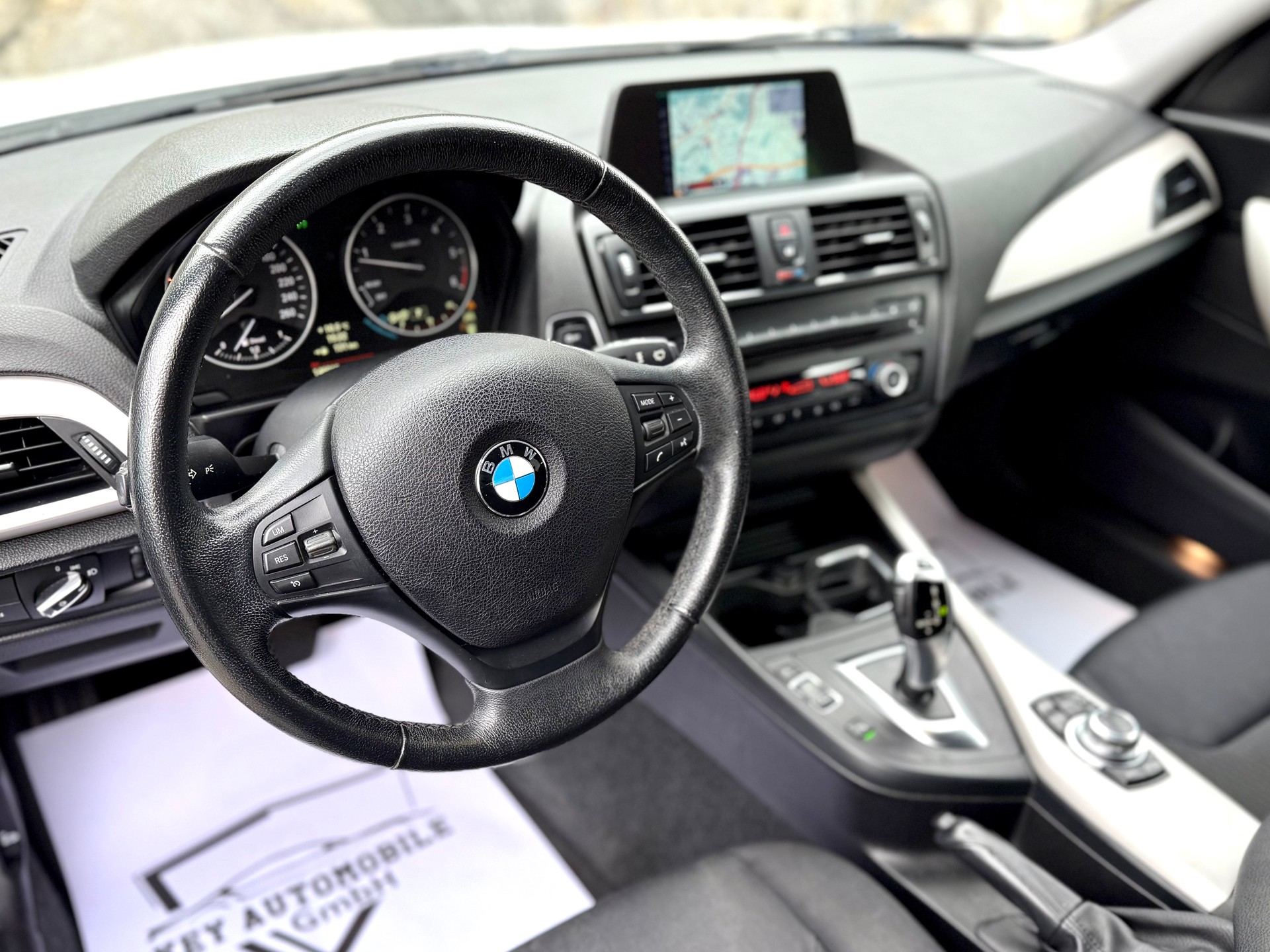 BMW BMW 118d Sport Line Steptronic-image-7