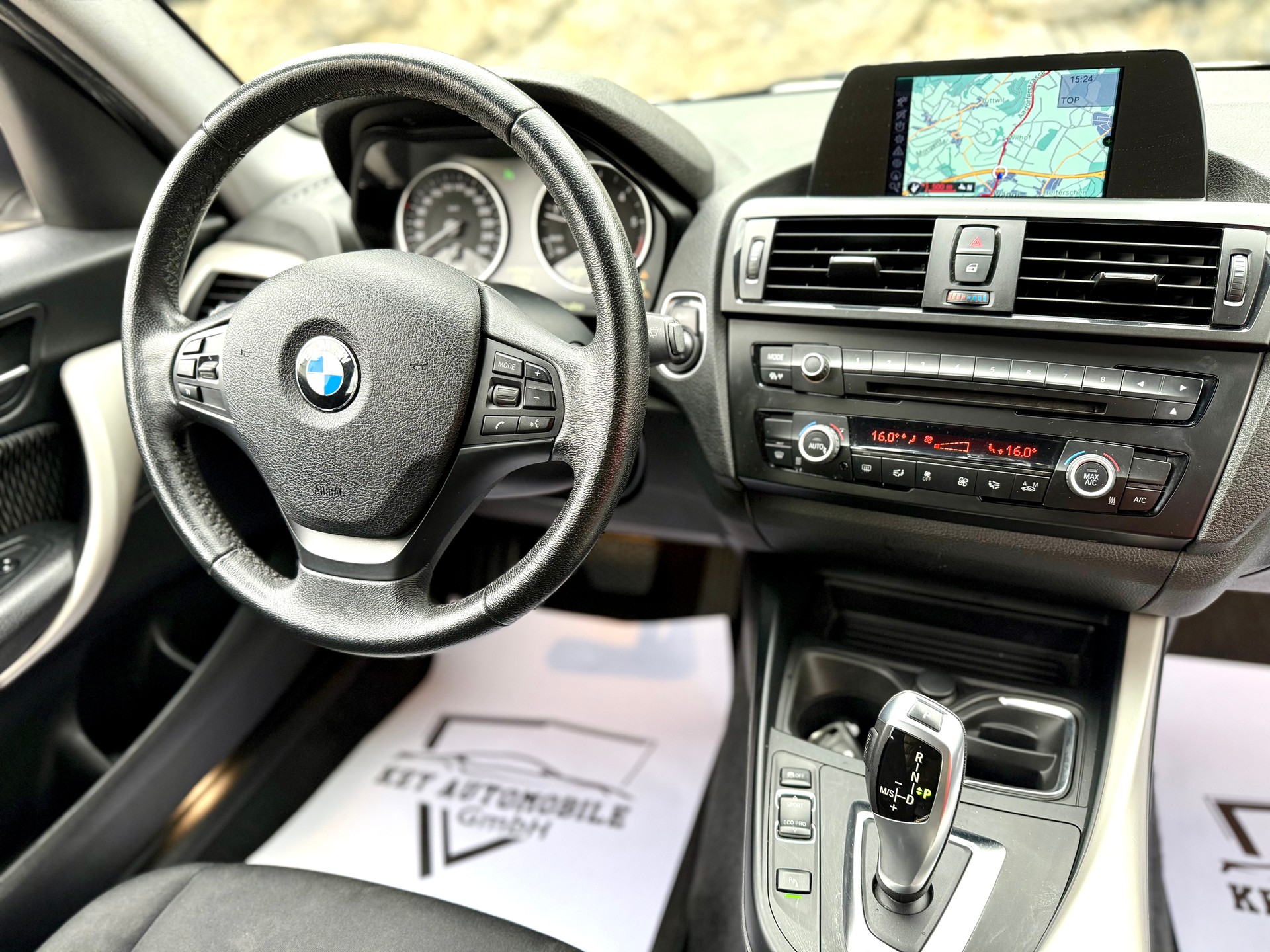 BMW BMW 118d Sport Line Steptronic-image-6