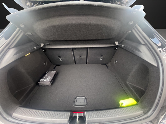 MERCEDES-BENZ A 200 7G-DCT-image-10