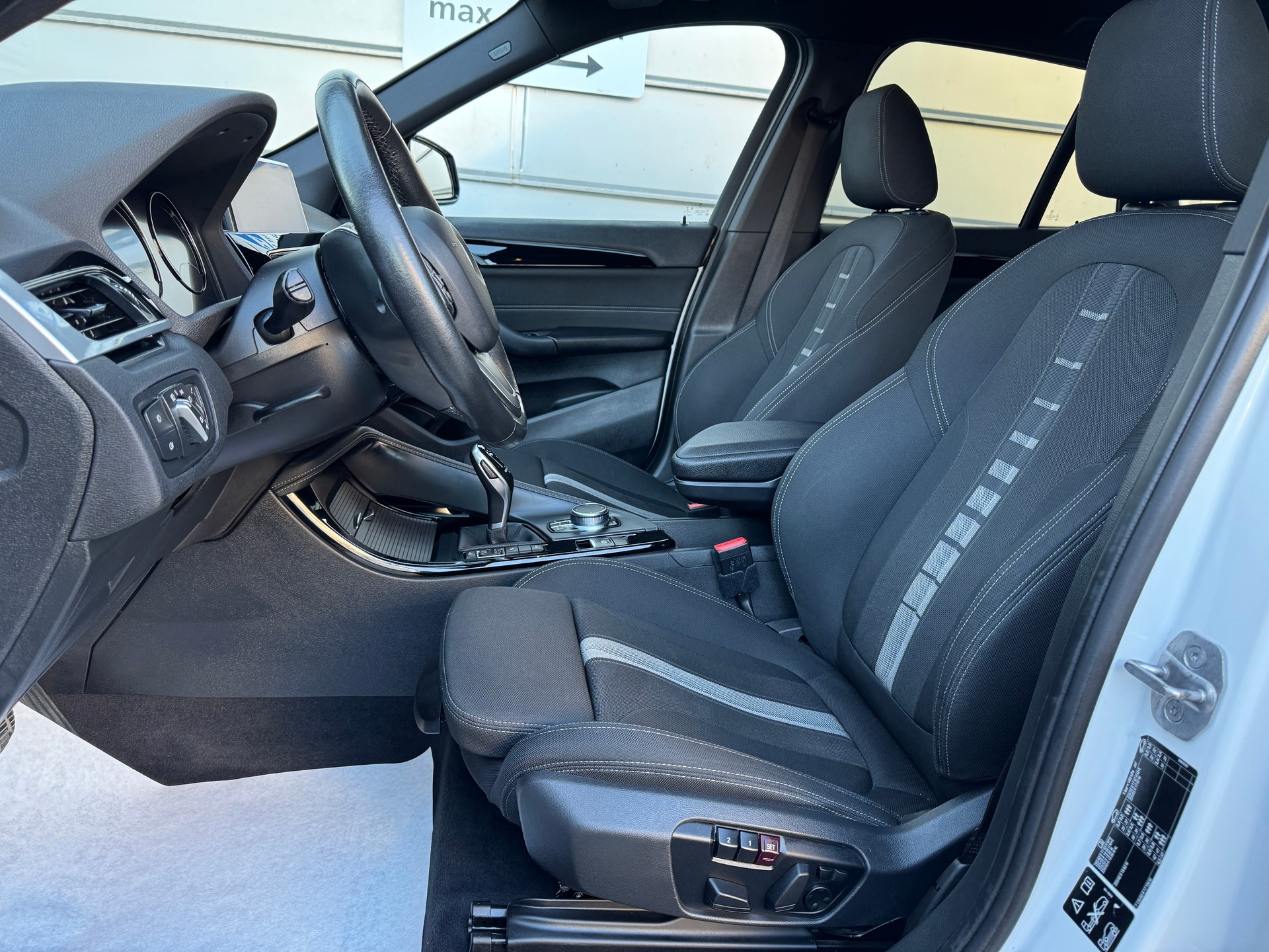 BMW X1 xDrive 18d Sport Line Steptronic-image-4