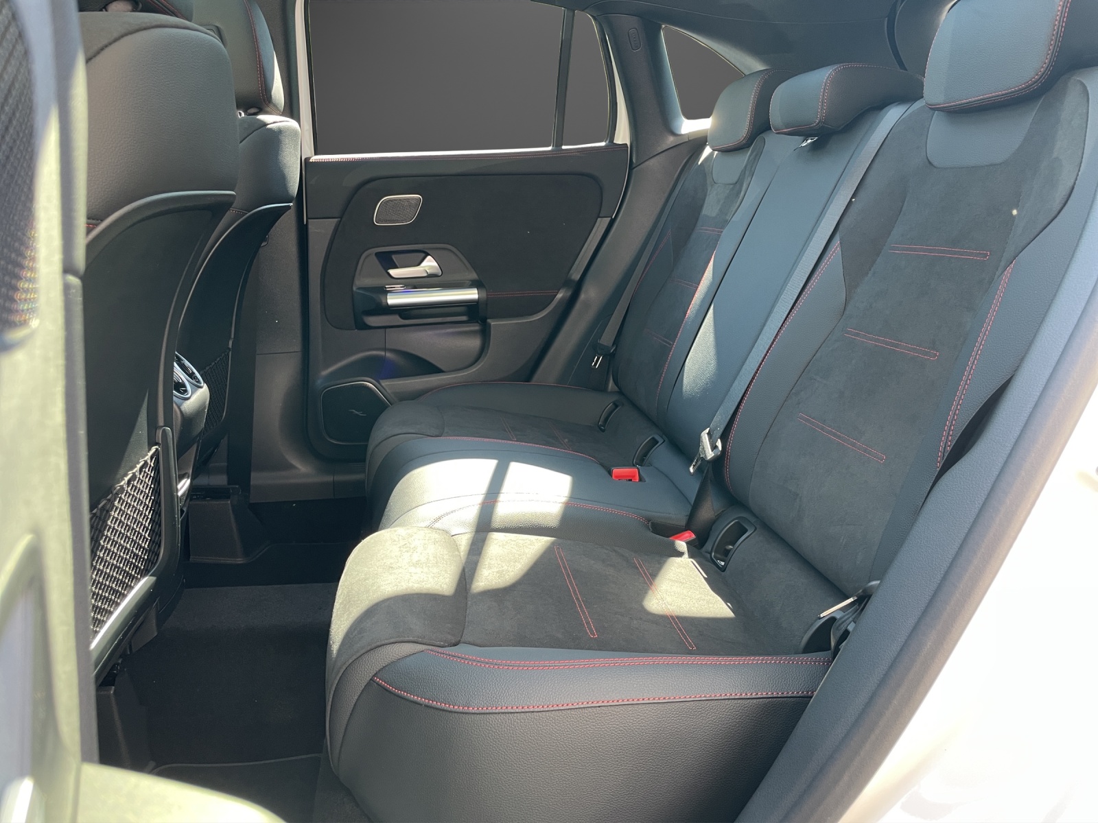 MERCEDES-BENZ GLA 220d 4Matic 8G-DCT-image-10