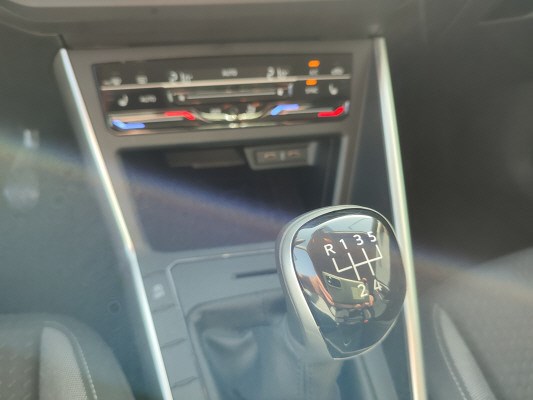 VW Polo 1.0 TSI Life-image-10