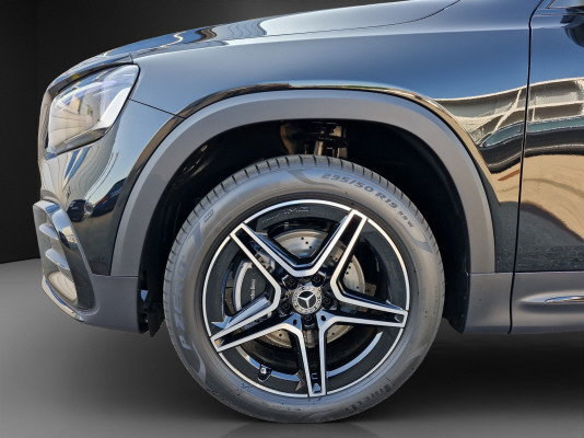 MERCEDES-BENZ GLB 180 d-image-5