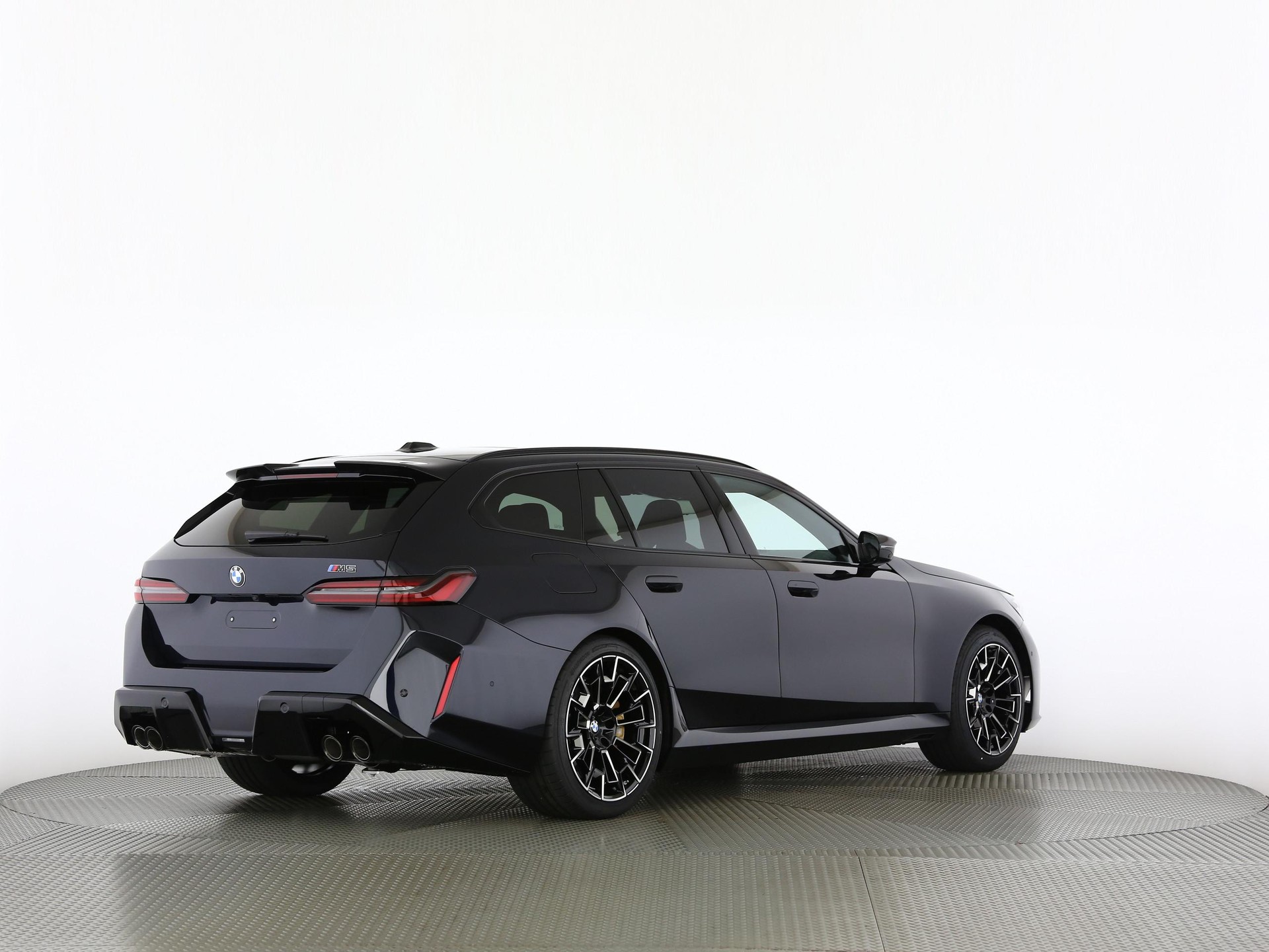 BMW M5 xDrive Touring-image-20