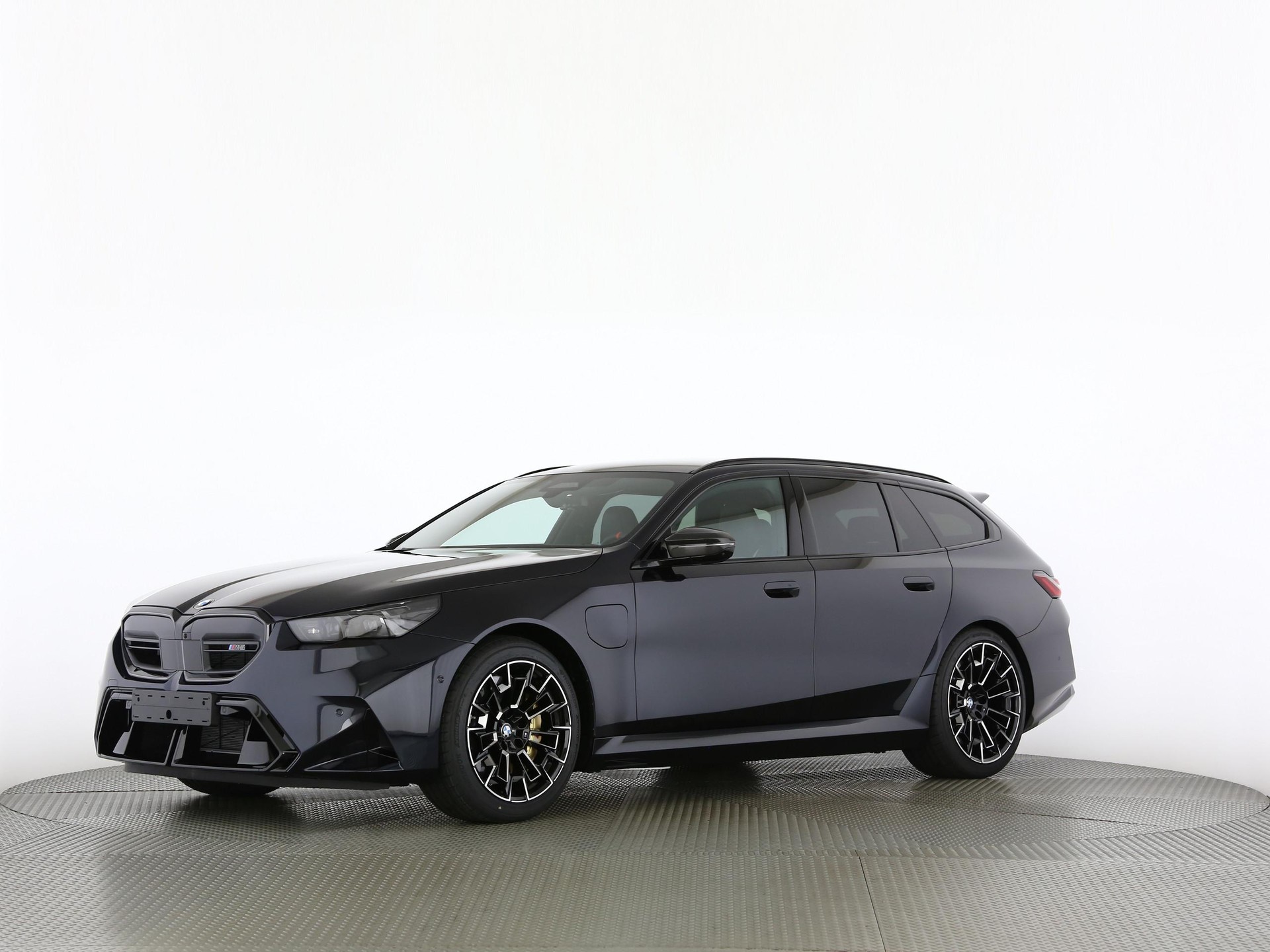 BMW M5 xDrive Touring-image-9