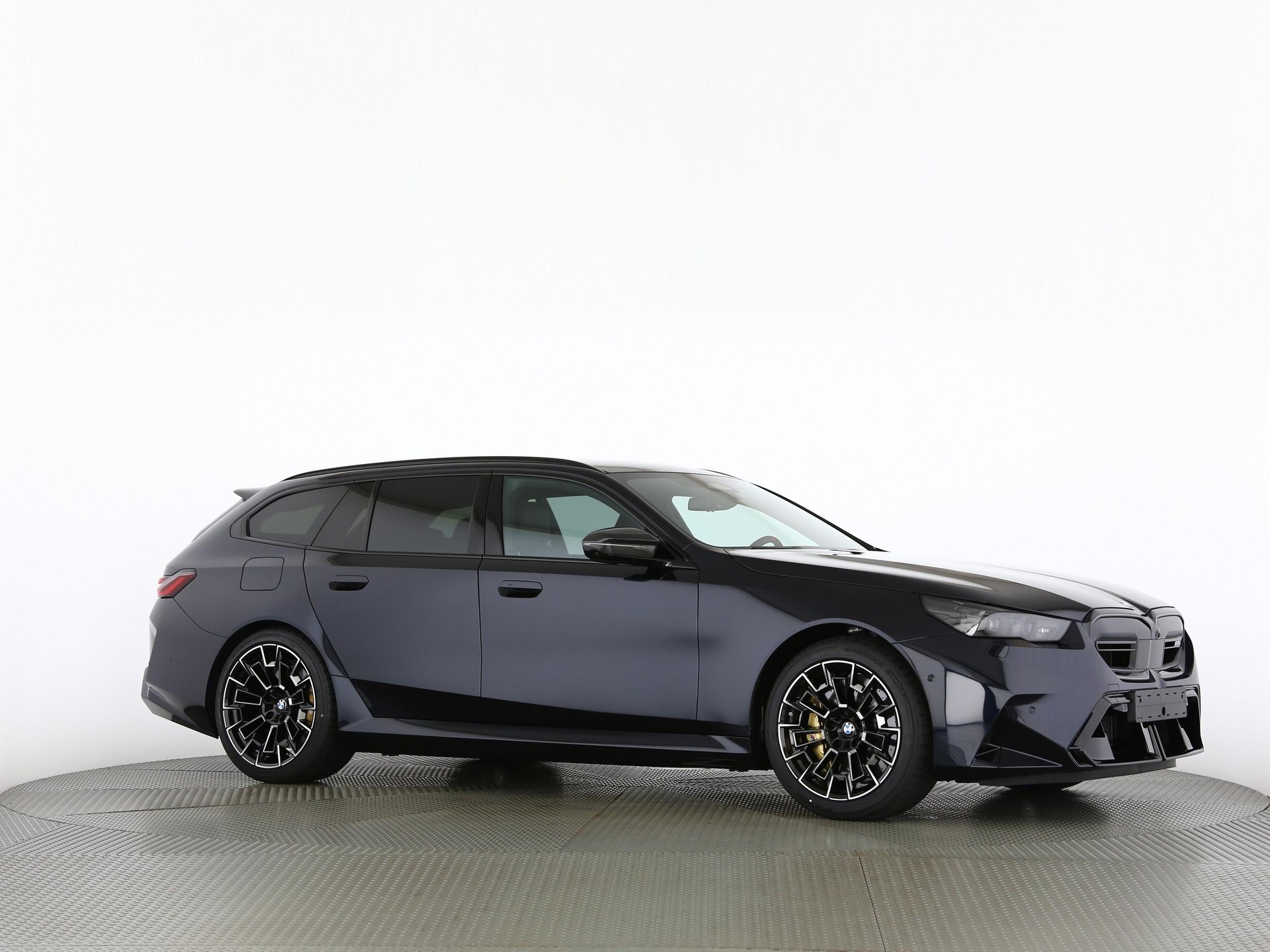 BMW M5 xDrive Touring-image-26