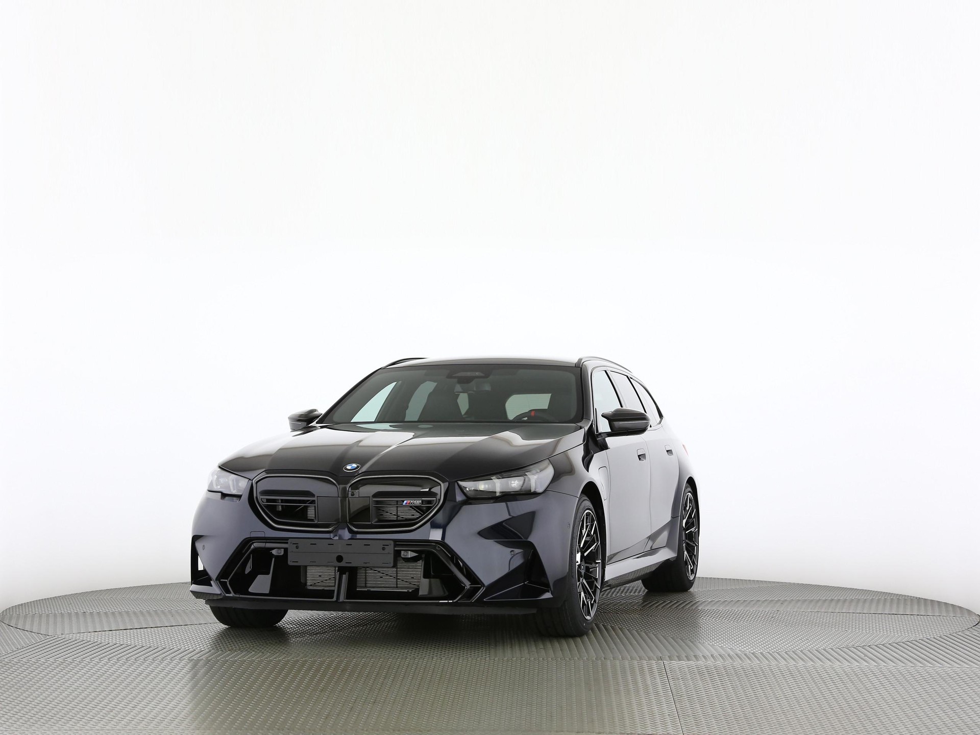 BMW M5 xDrive Touring-image-7