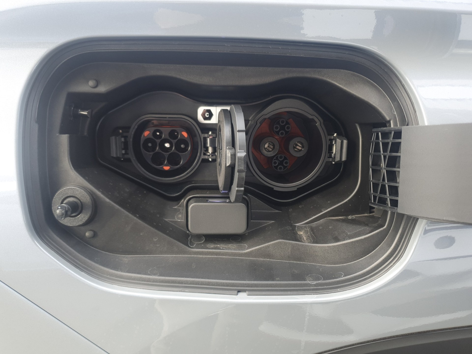 MITSUBISHI Outlander 2.4 PHEV NEW Instyle 4x4-image-15