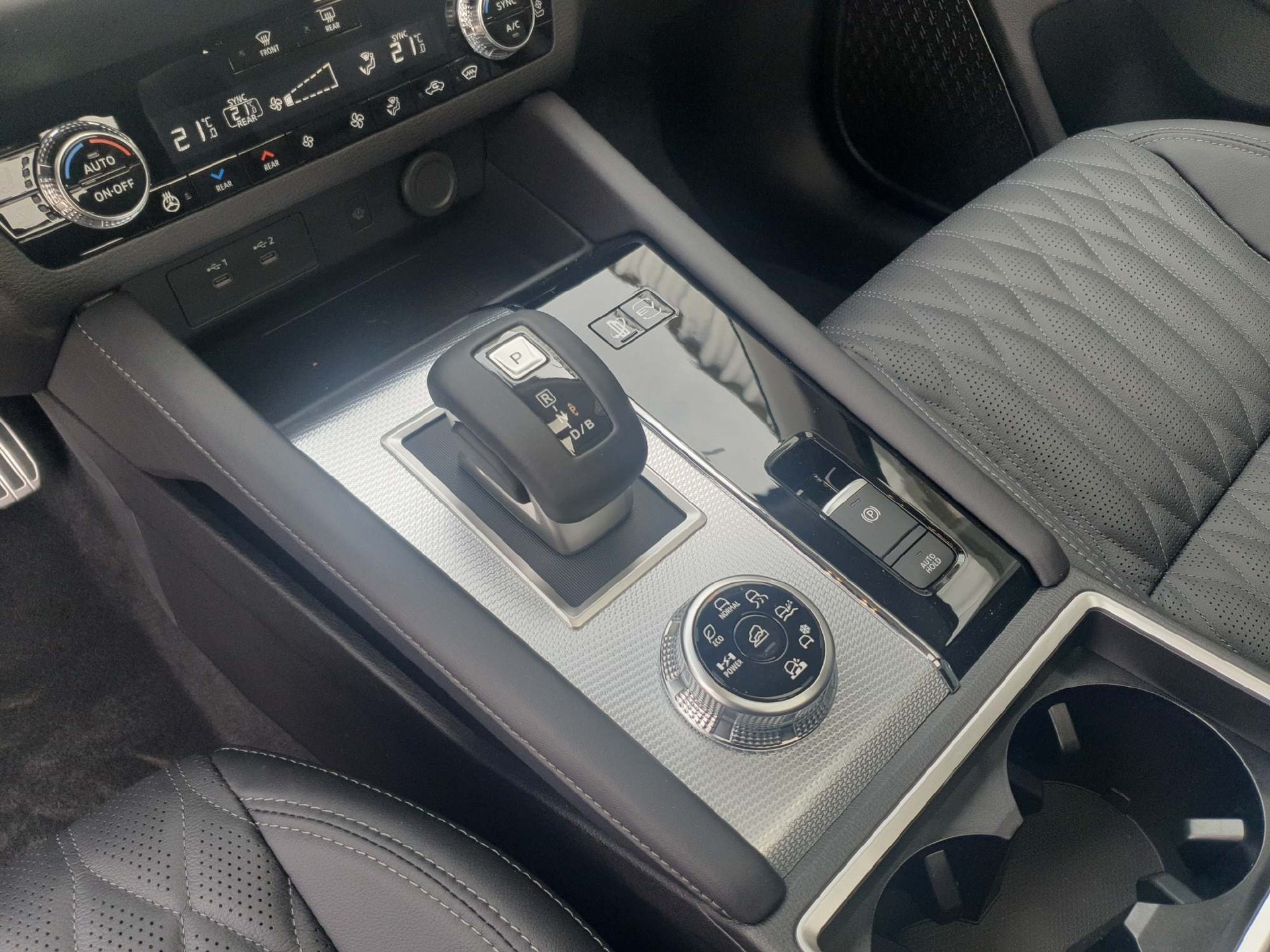 MITSUBISHI Outlander 2.4 PHEV NEW Instyle 4x4-image-10