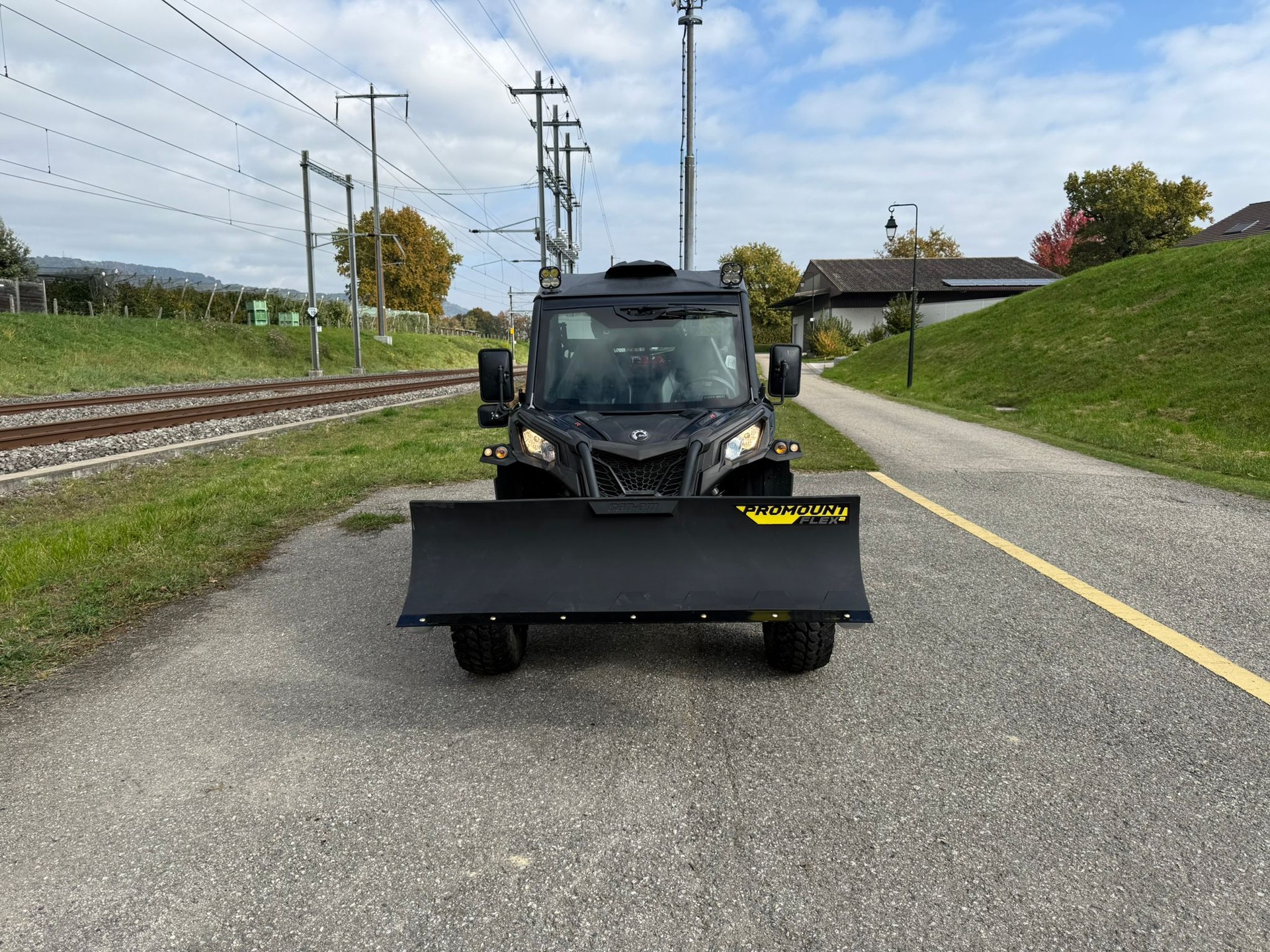 CAN-AM Maverick Sport 1000 ABS-image-1