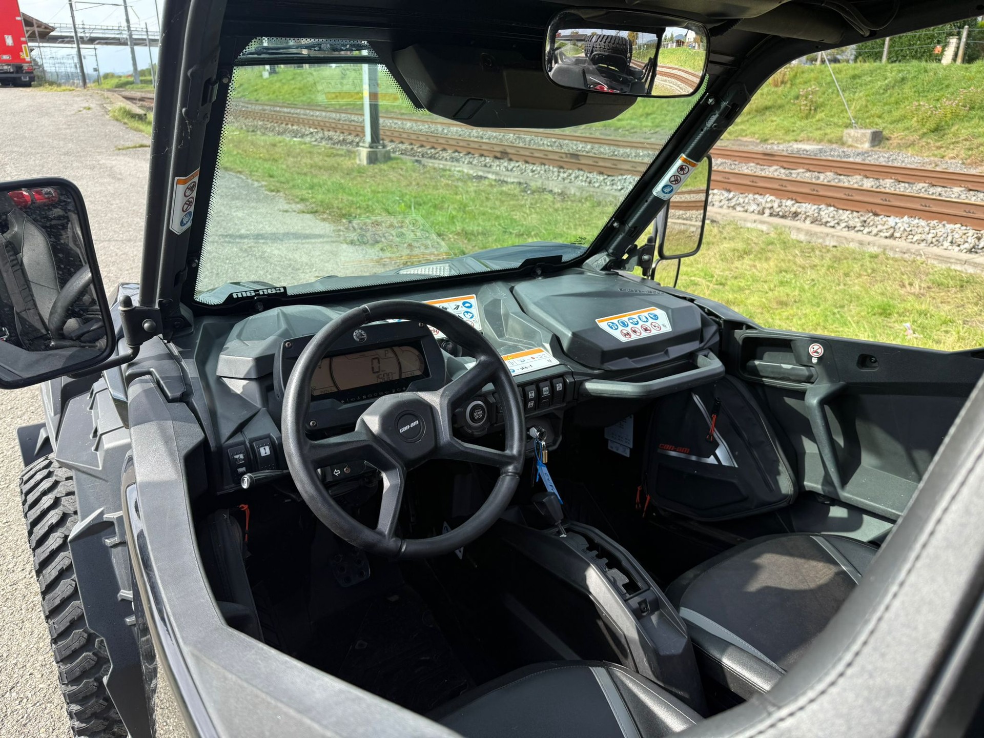 CAN-AM Maverick Sport 1000 ABS-image-11