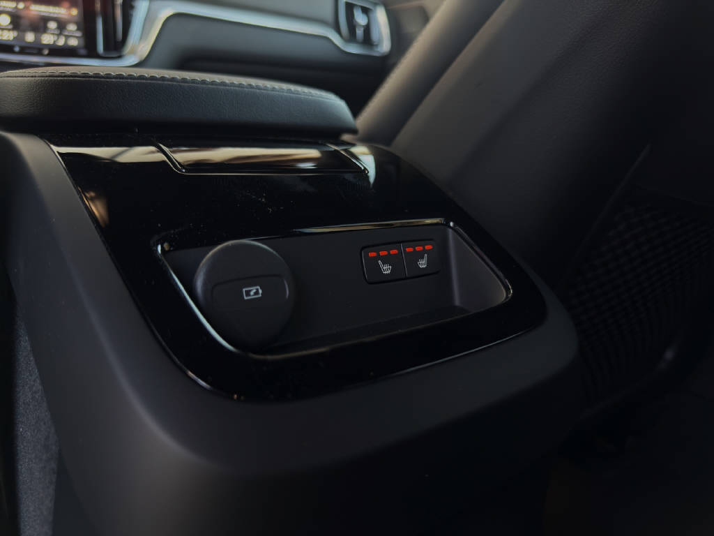 VOLVO V60 2.0 T6 TE Plus Dark eAWD-image-16
