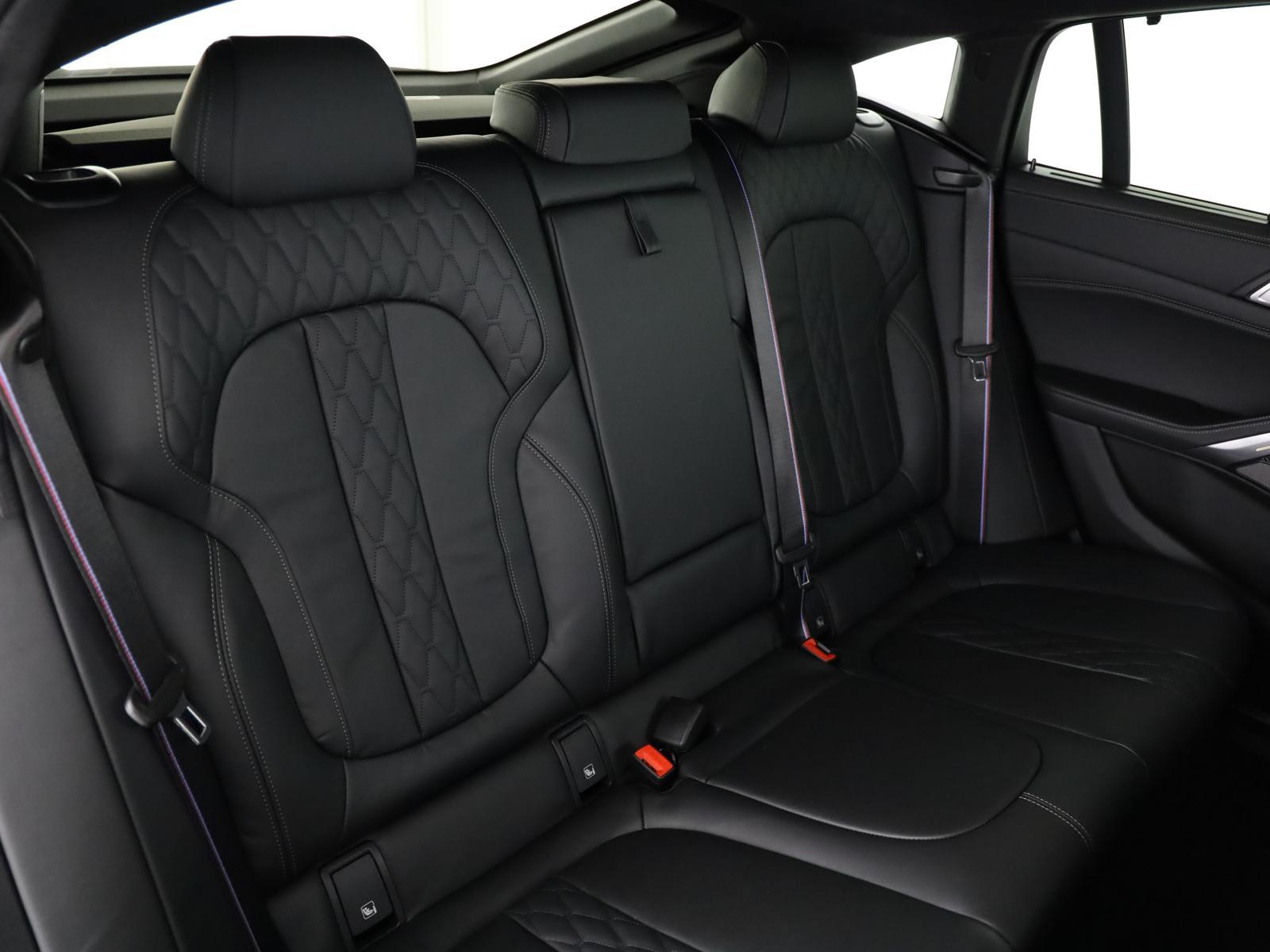 BMW X6 xDrive 48V M60i M Sport Pro Steptronic-image-15