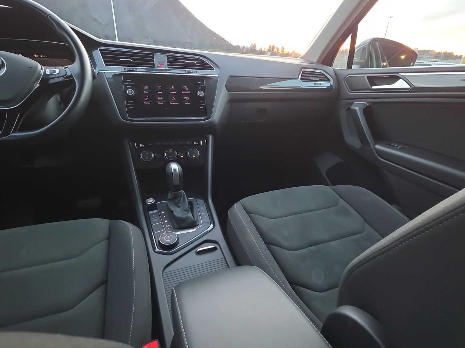 VW Tiguan 2.0 TDI SCR Highline 4Motion DSG-image-12