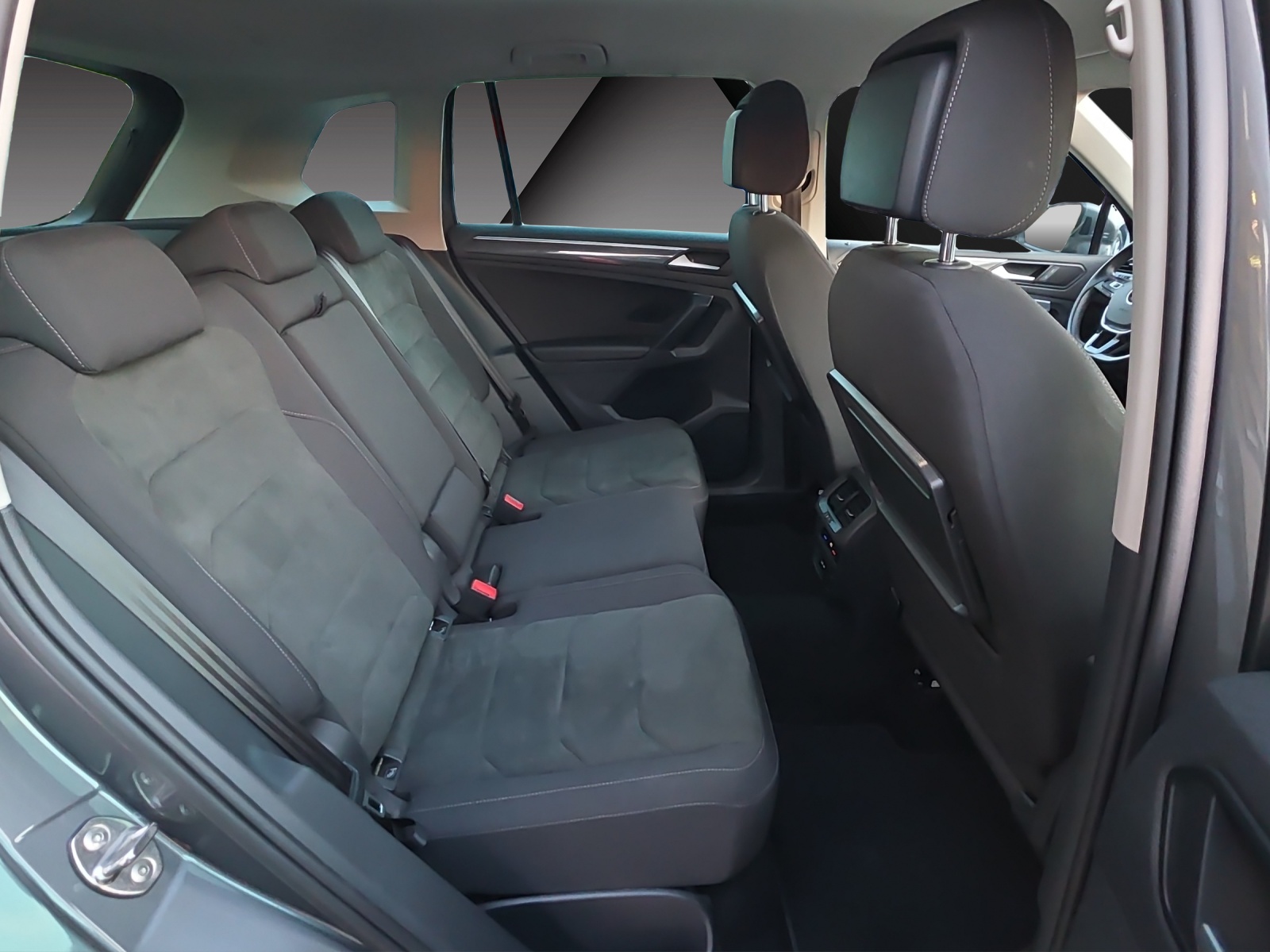 VW Tiguan 2.0 TDI SCR Highline 4Motion DSG-image-17