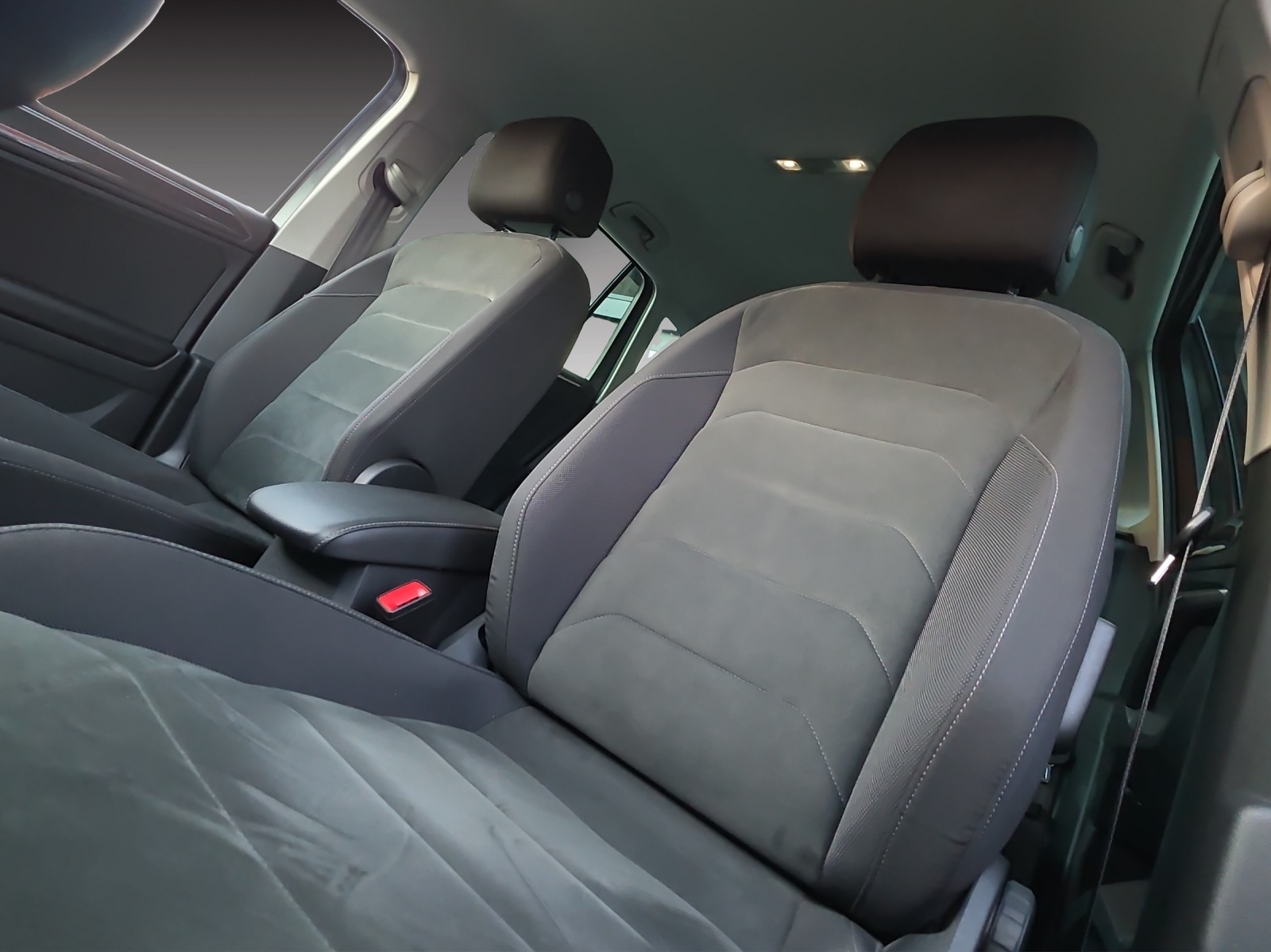 VW Tiguan 2.0 TDI SCR Highline 4Motion DSG-image-13