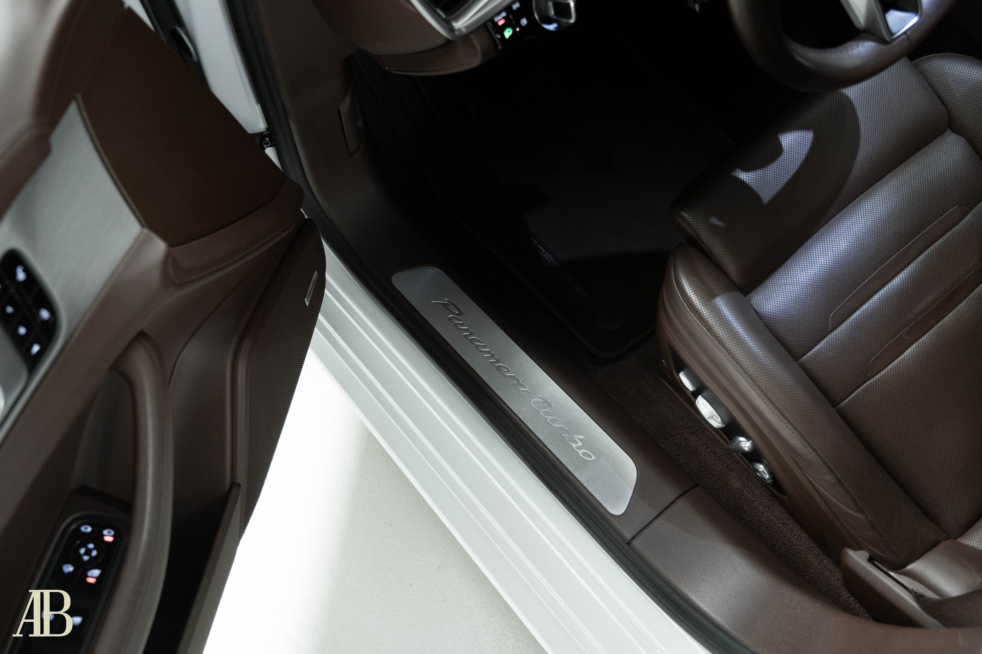 PORSCHE Panamera 4.0 V8 Turbo mit Porsche Approved Garantie-image-14