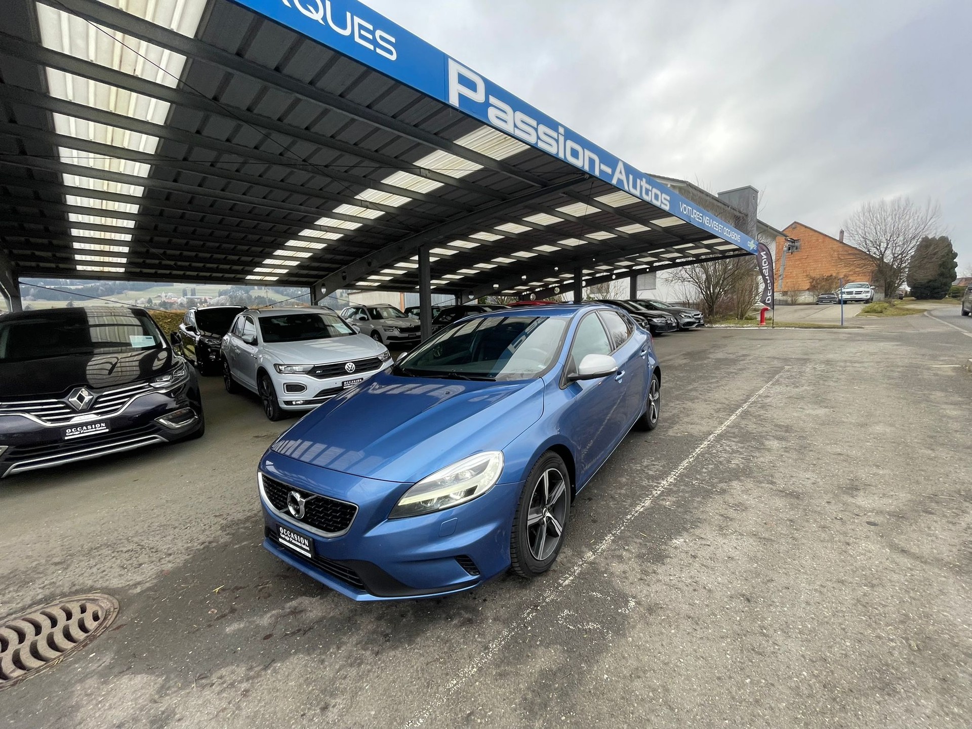 VOLVO V40 D2 Kinetic R-Design