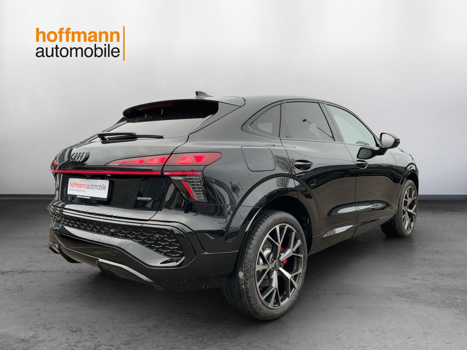 AUDI Q3 Sportback TFSI quattro 195 kW S tronic-image-3