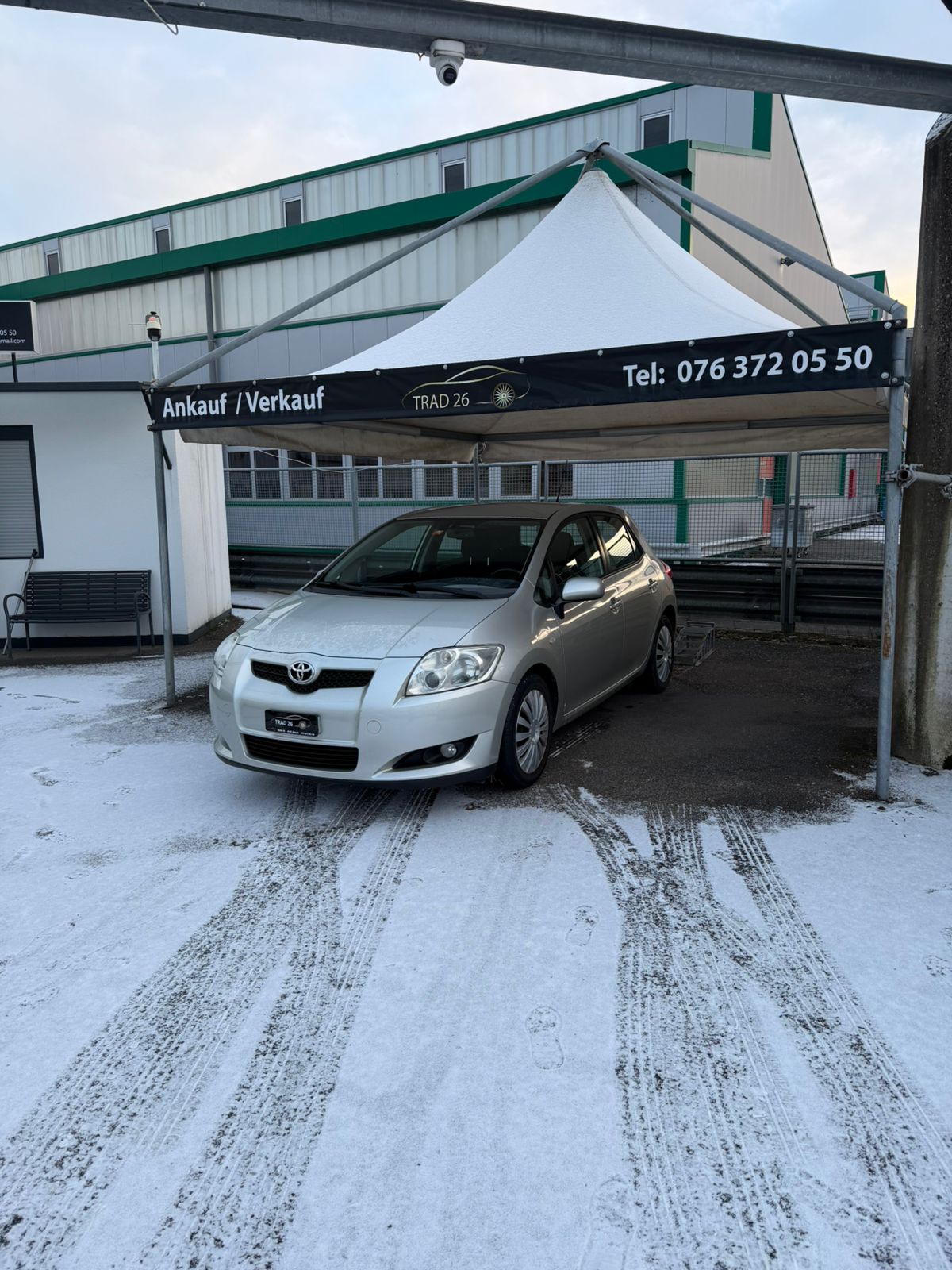 TOYOTA Auris 2.0 D-4D Linea Sol-image-1