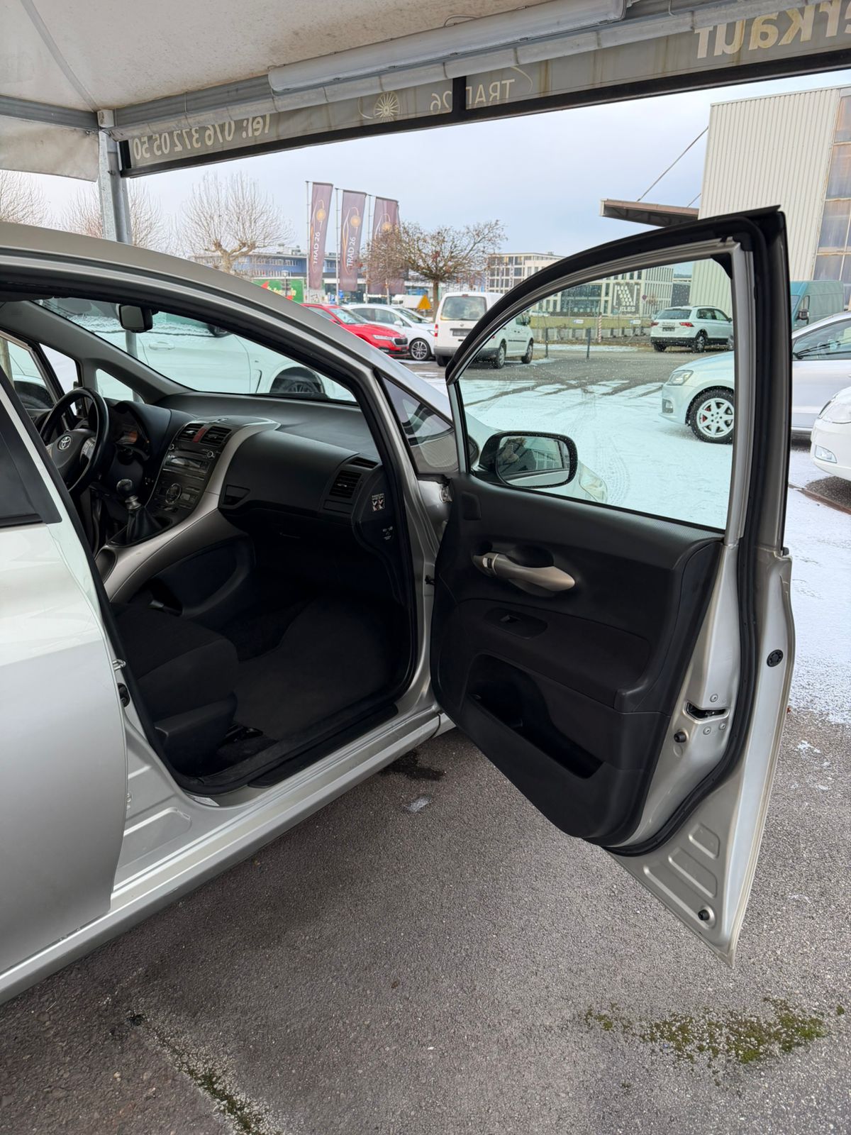 TOYOTA Auris 2.0 D-4D Linea Sol-image-10