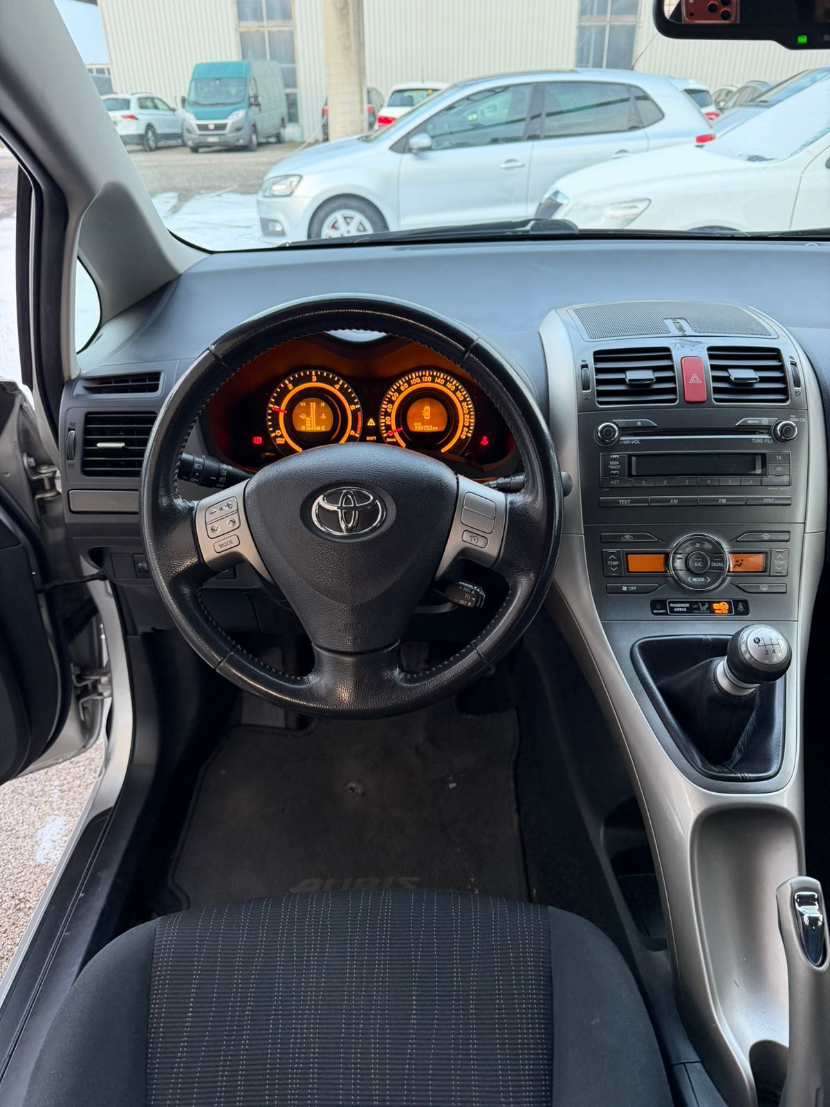 TOYOTA Auris 2.0 D-4D Linea Sol-image-8