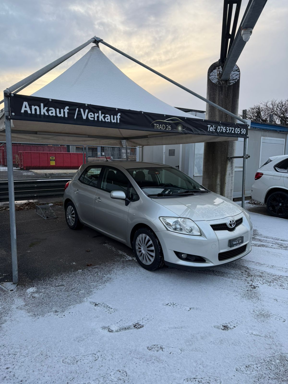TOYOTA Auris 2.0 D-4D Linea Sol-image-2