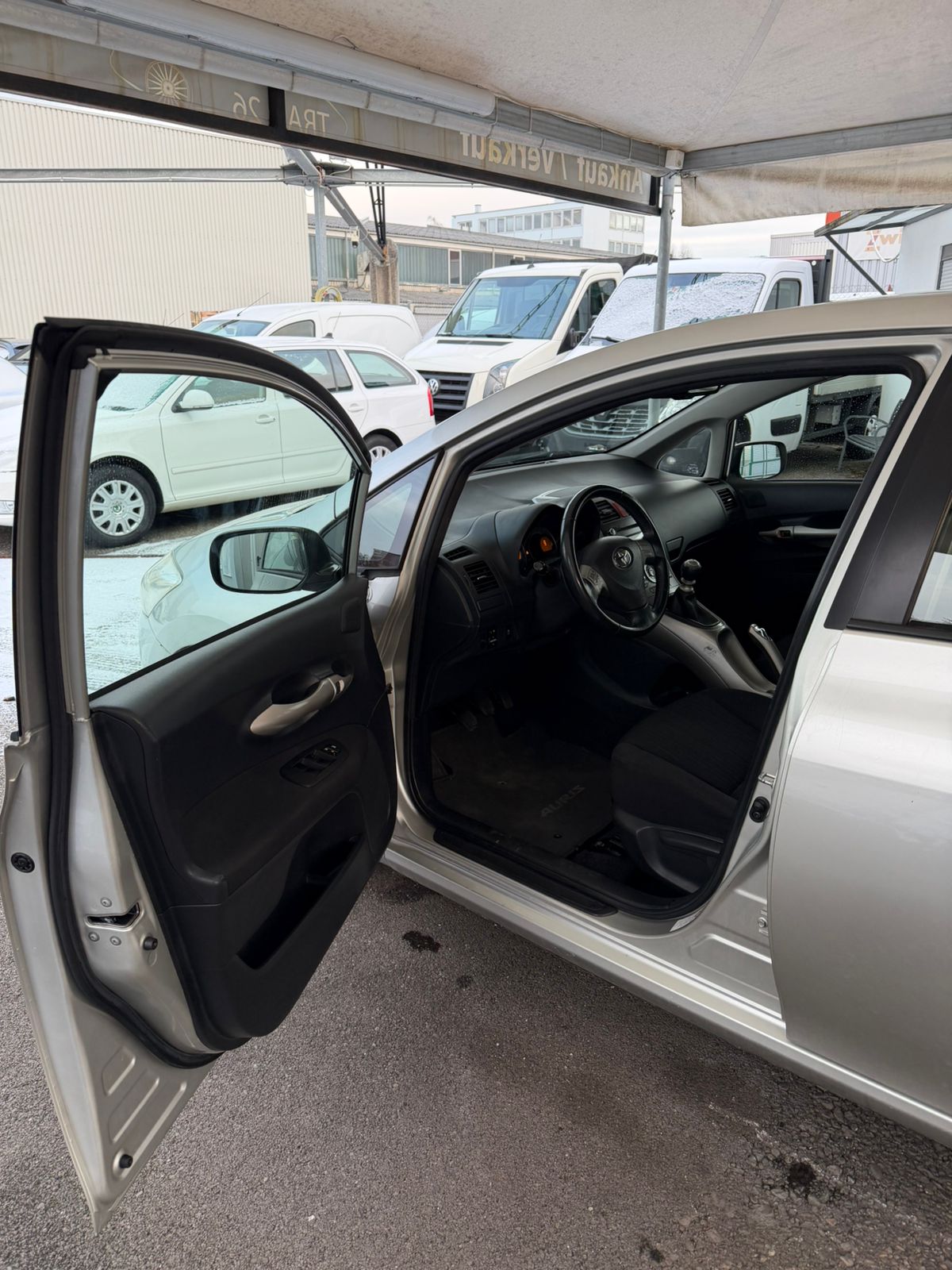 TOYOTA Auris 2.0 D-4D Linea Sol-image-9